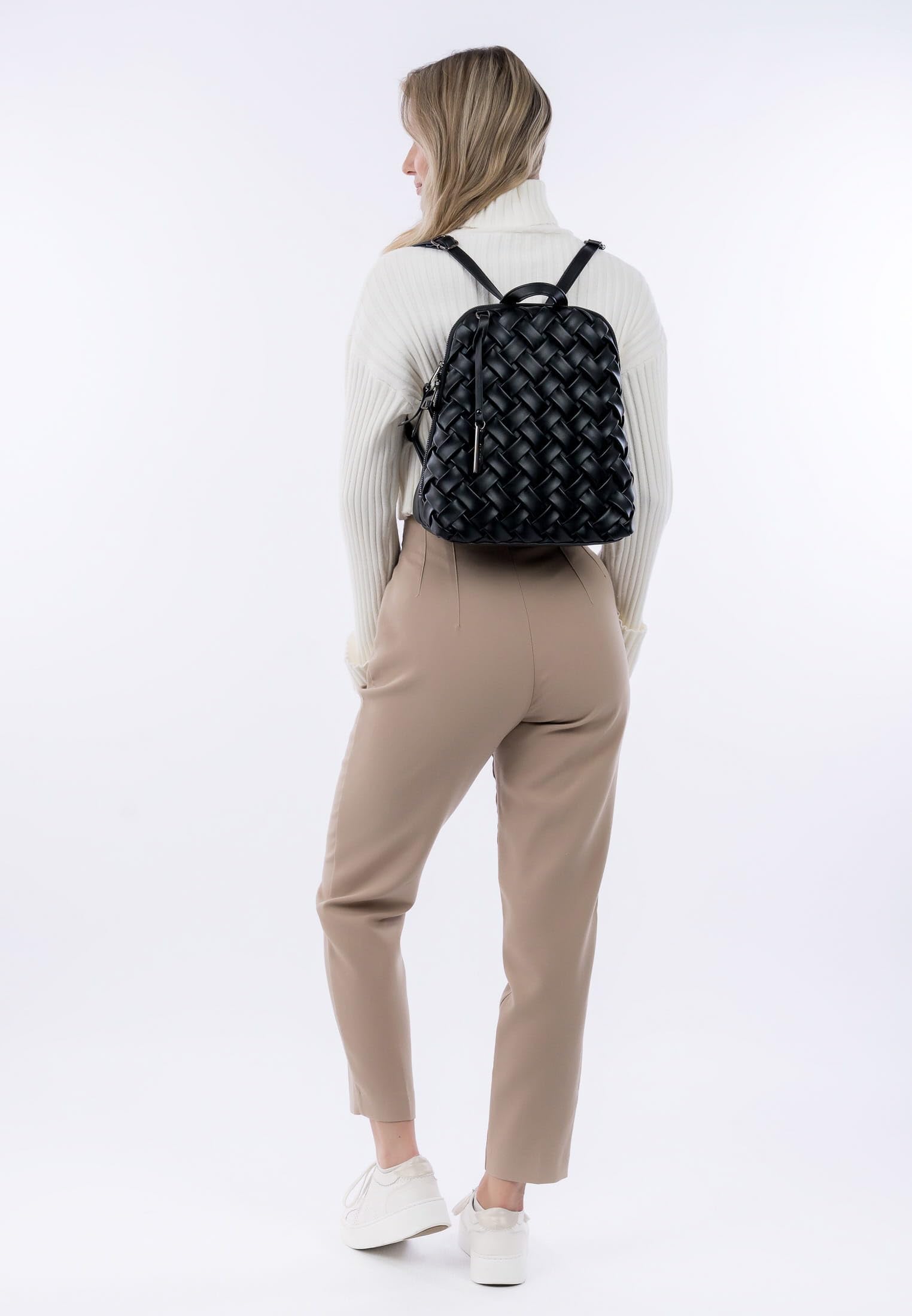 SURI FREY SFY Betty Backpack Rucksack Schwarz Alltag