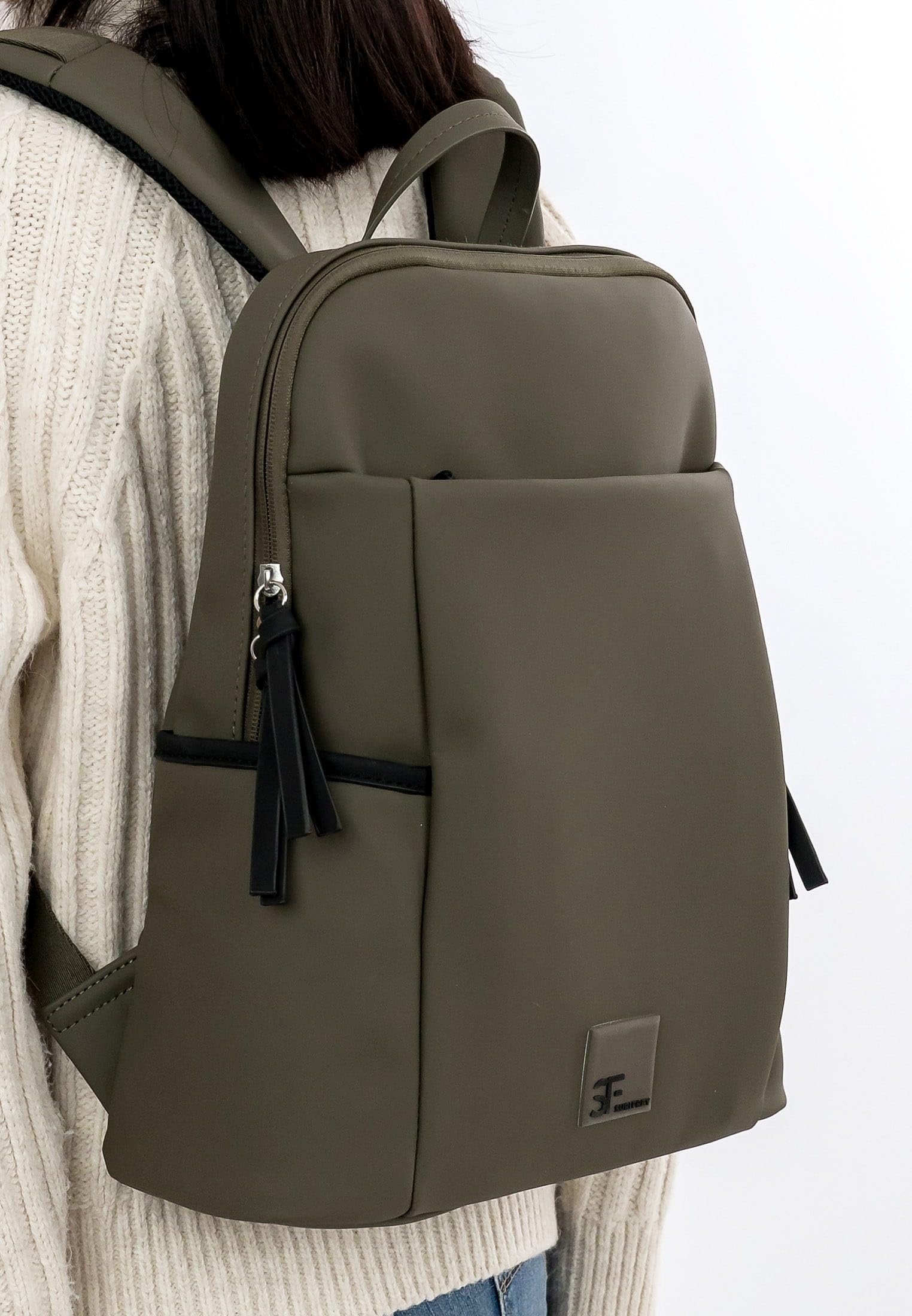 SURI FREY SFY Shiny Cityrucksack Oliv Laptopfach