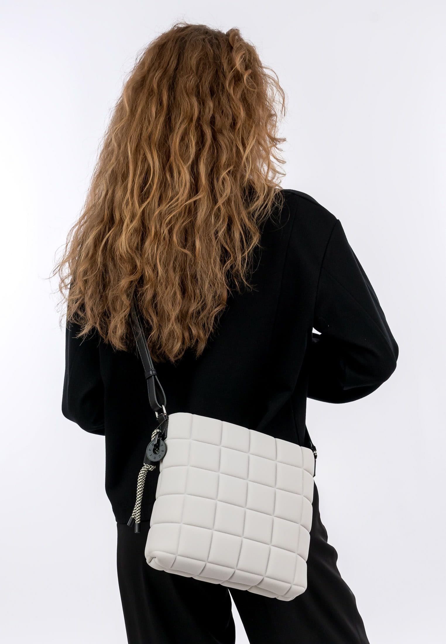 SURI FREY Jancy Crossover Bag Umhängetasche Lightgrey Stepp