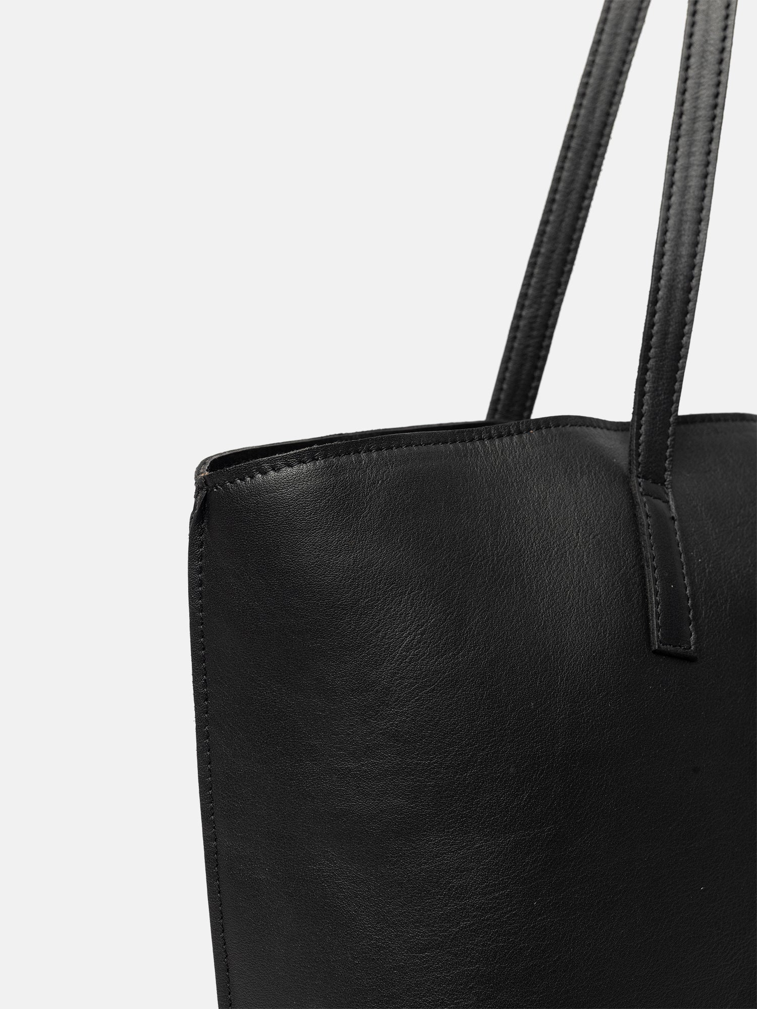 RE:DESIGNED Malou Small Shopper Schwarz Vollleder