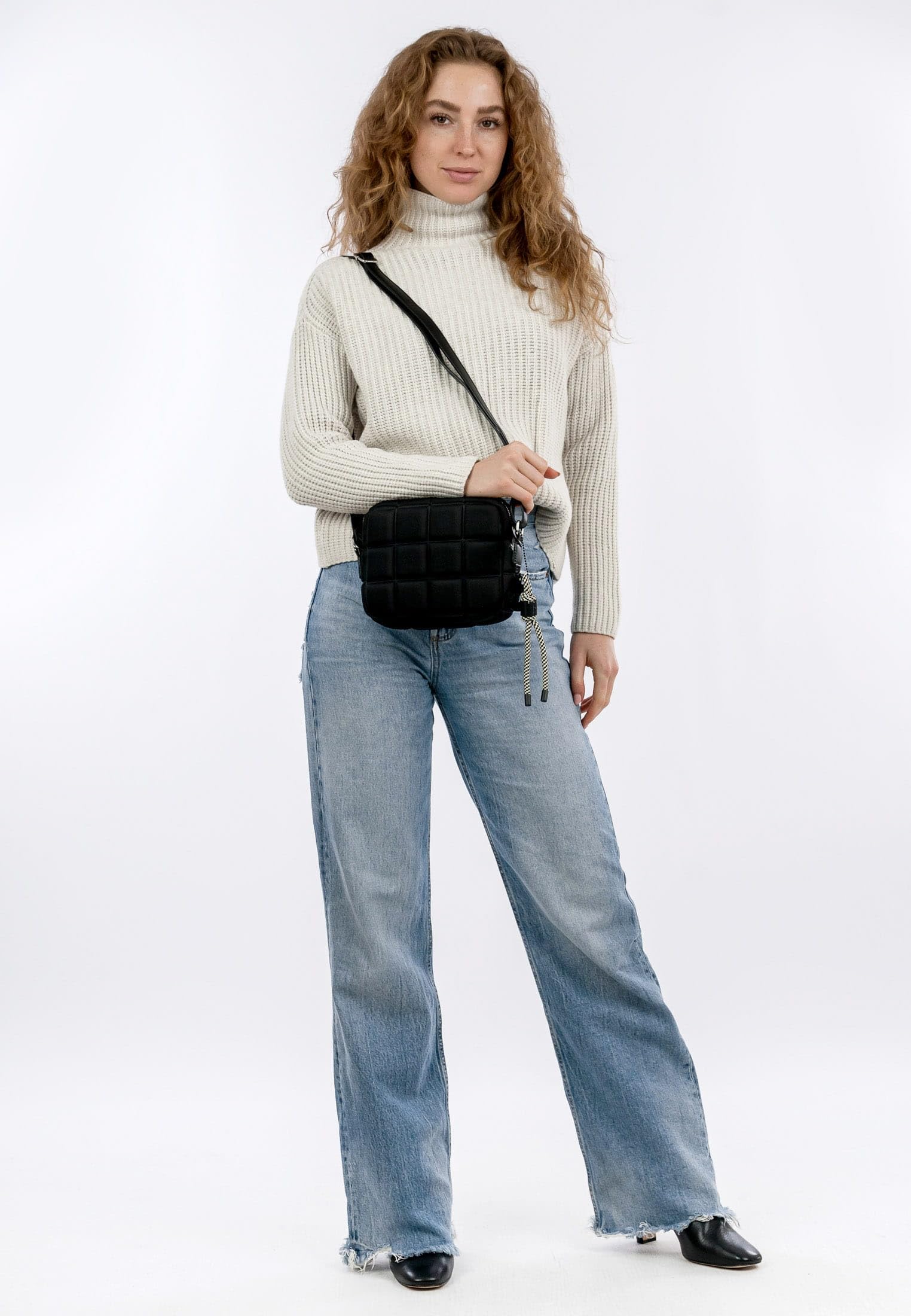 SURI FREY Jancy Crossbody Bag Umhängetasche Schwarz Stepp