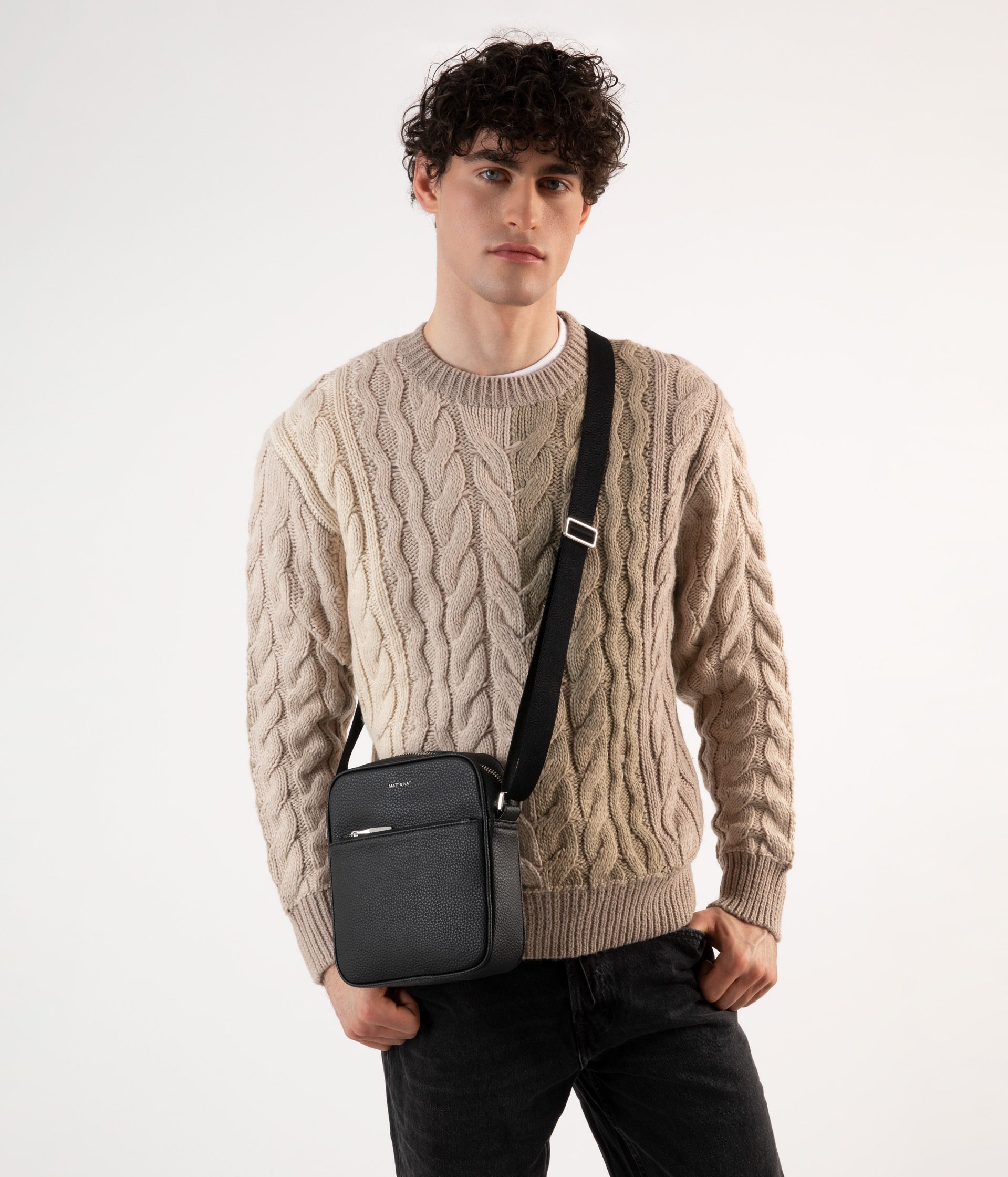 Matt & Nat Coen Mini Purity Crossbody schwarz Reßverschluss