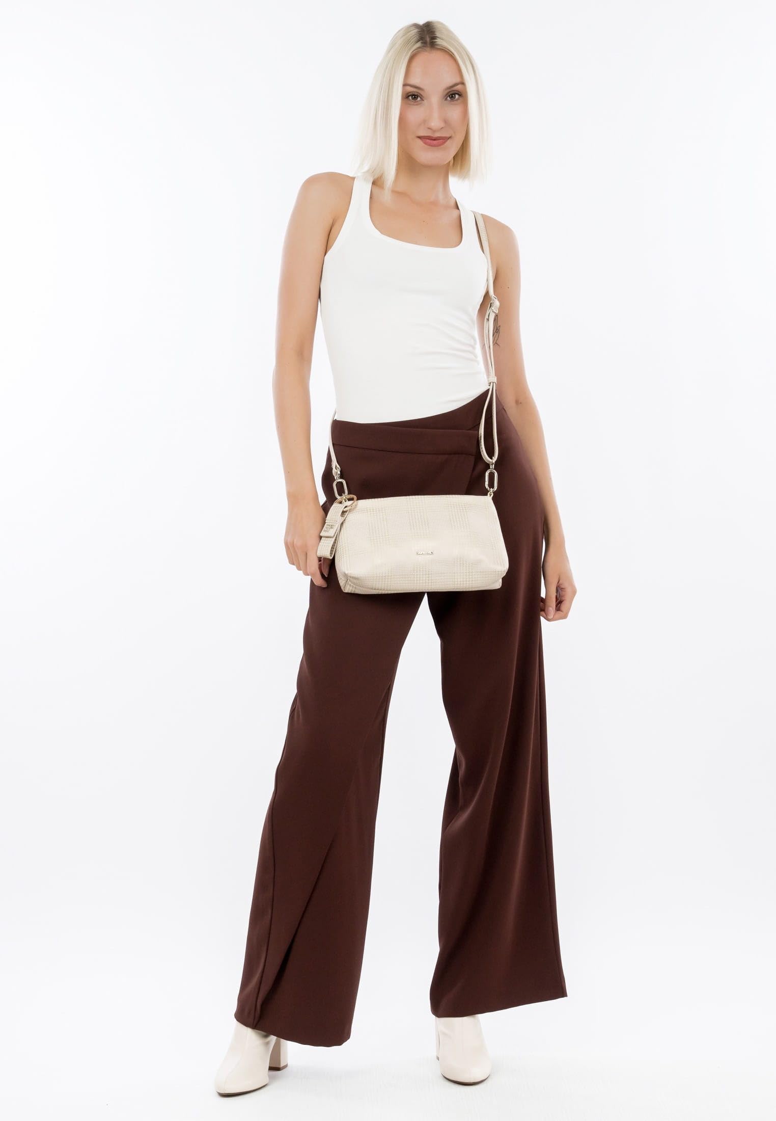 SURI FREY Nicy Crossbody Umhängetasche Gold geometrisch