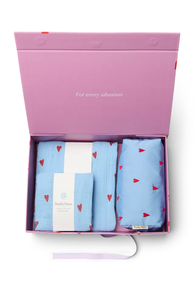 Studio Noos Newborn Essential Geschenkset Light Blue Hearts
