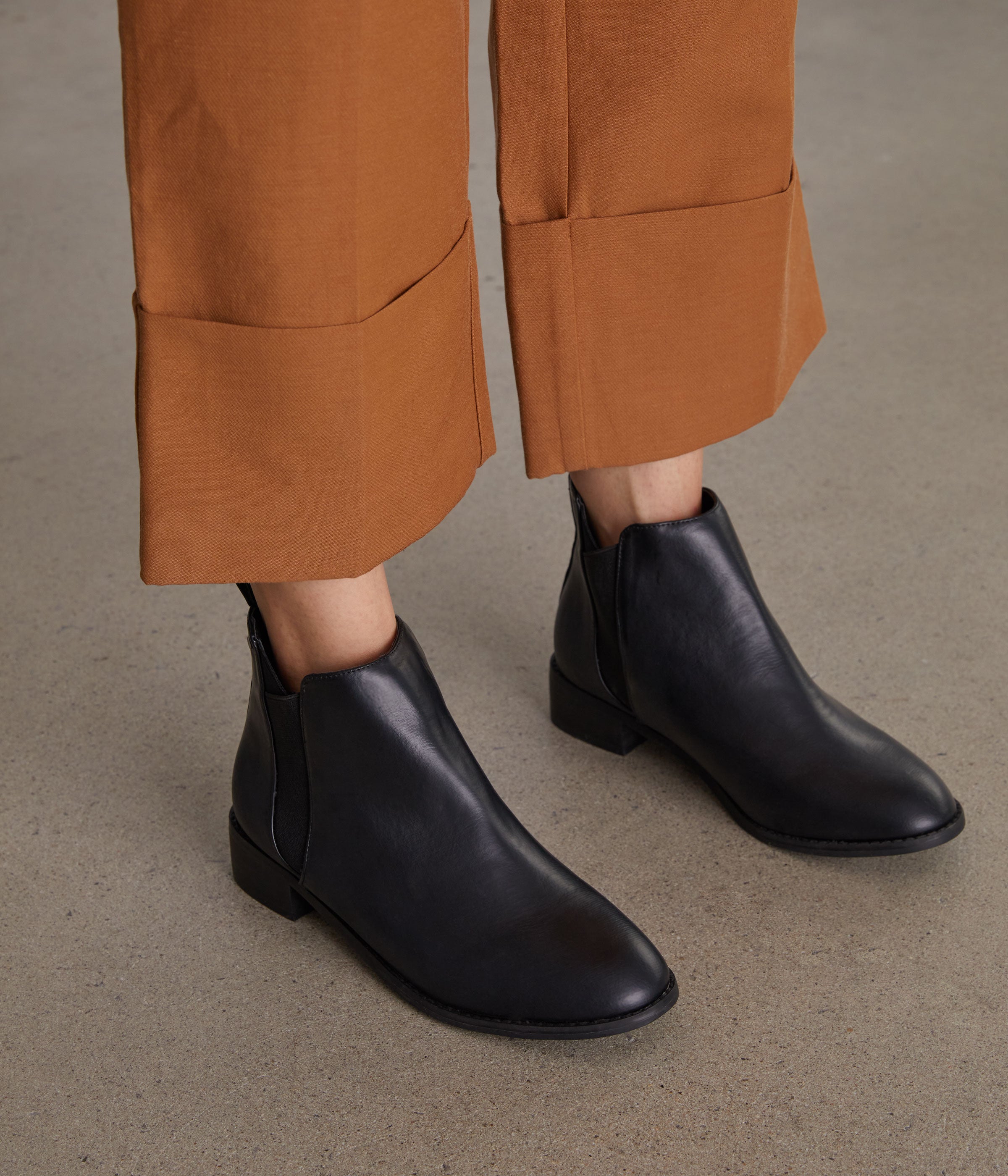 Matt & Nat JOLIETTE Stiefel Schwarz vegane Damen-Boots flach
