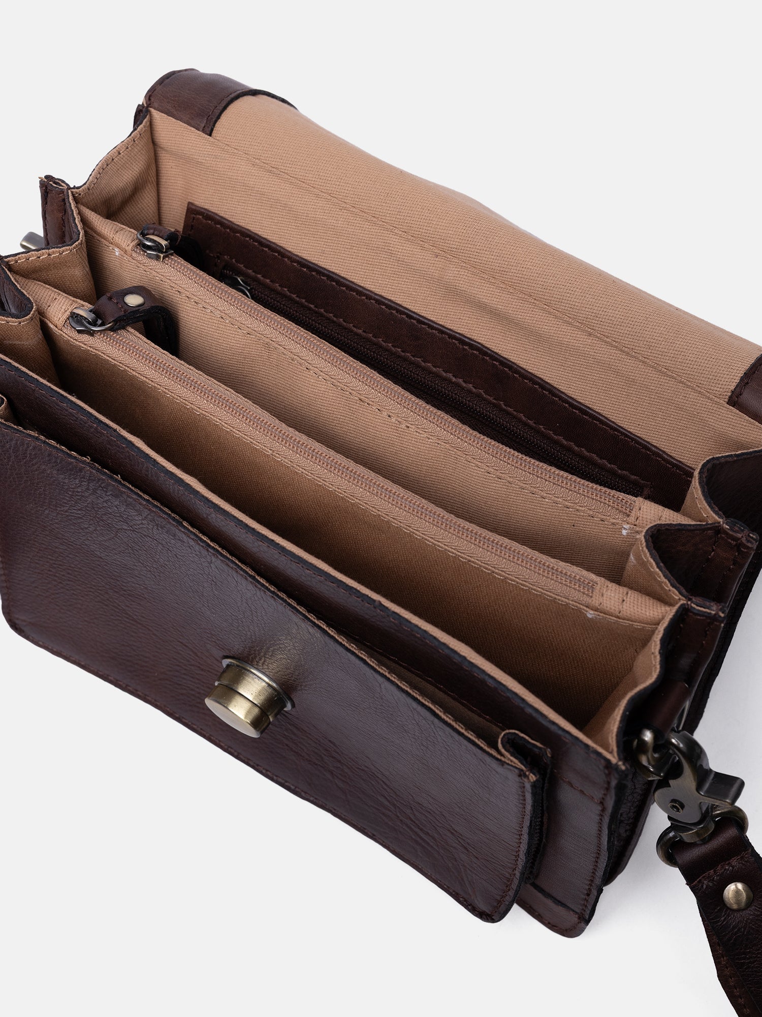 RE:DESIGNED Alba Big Umhängetasche Woodsmoke Leder