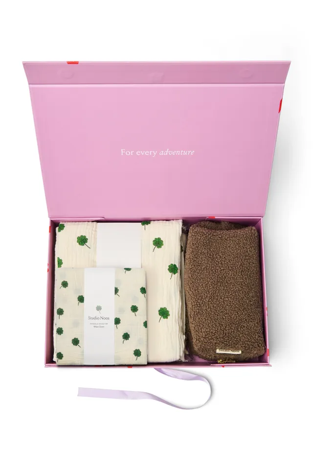 Studio Noos Newborn Essentials Geschenkset braun Baby