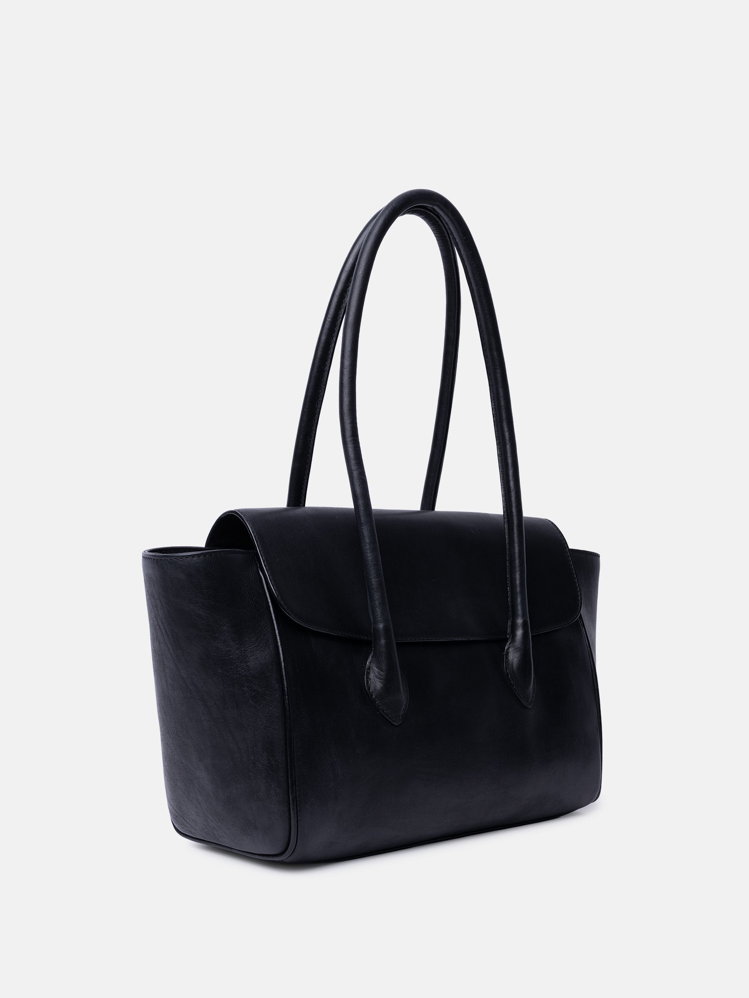 RE:DESIGNED Sisu Big Handtasche Schwarz Rindsleder