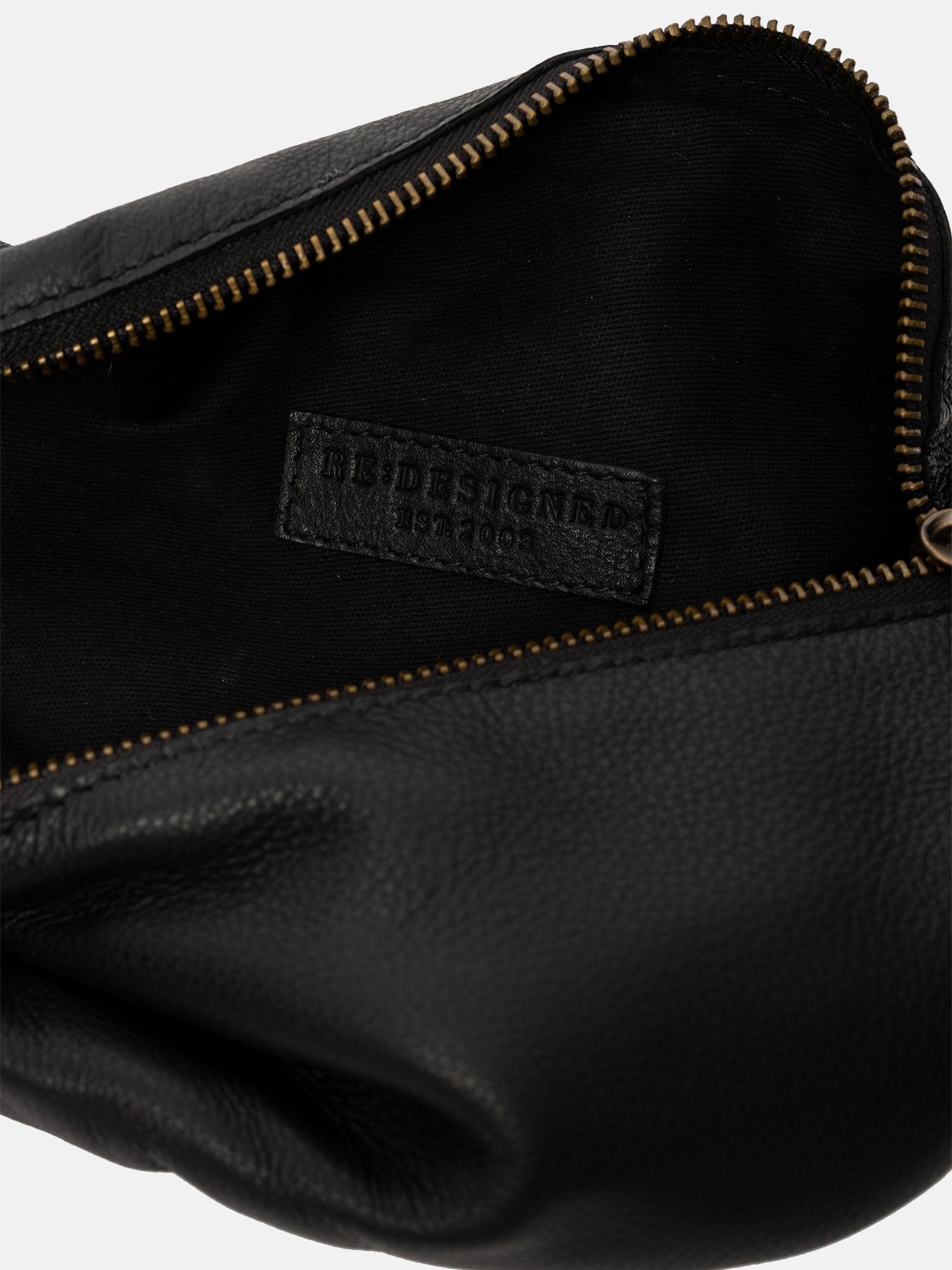 RE:DESIGNED Gisela Gürteltasche Schwarz Vollleder