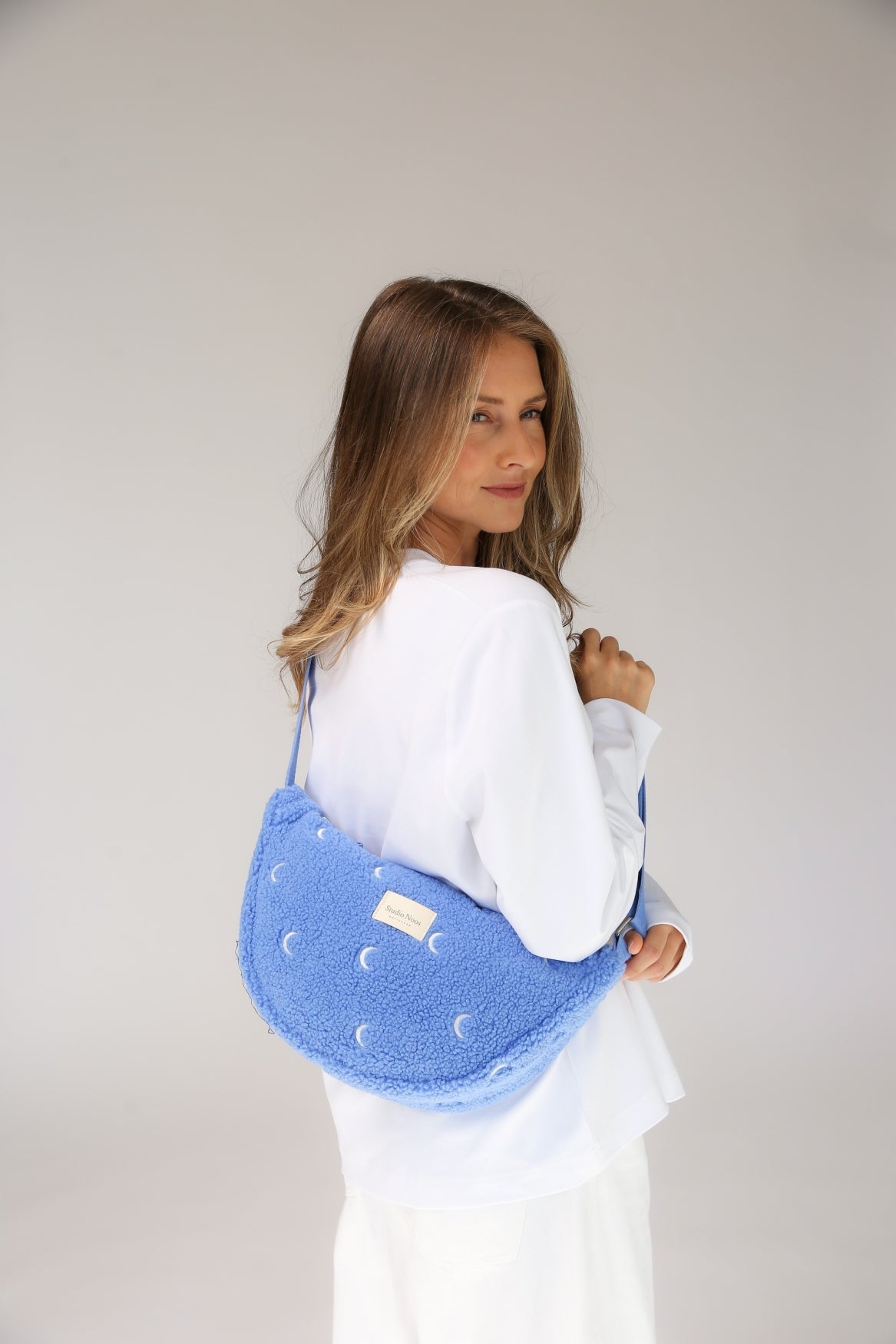 Studio Noos Teddy Bauchtasche hellblau Moon Plüsch
