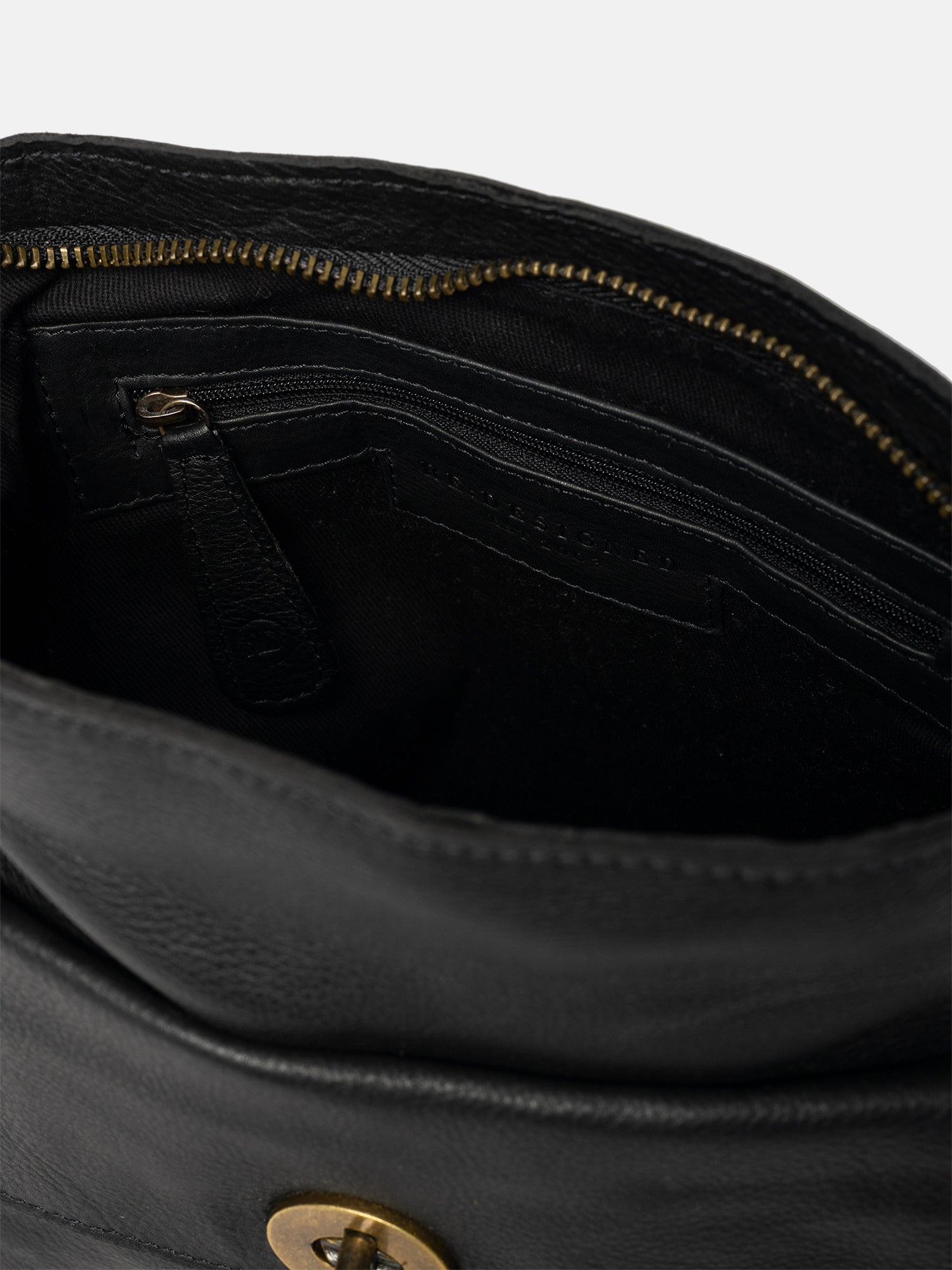 RE:DESIGNED Kay Urban Umhängetasche Schwarz Vollleder