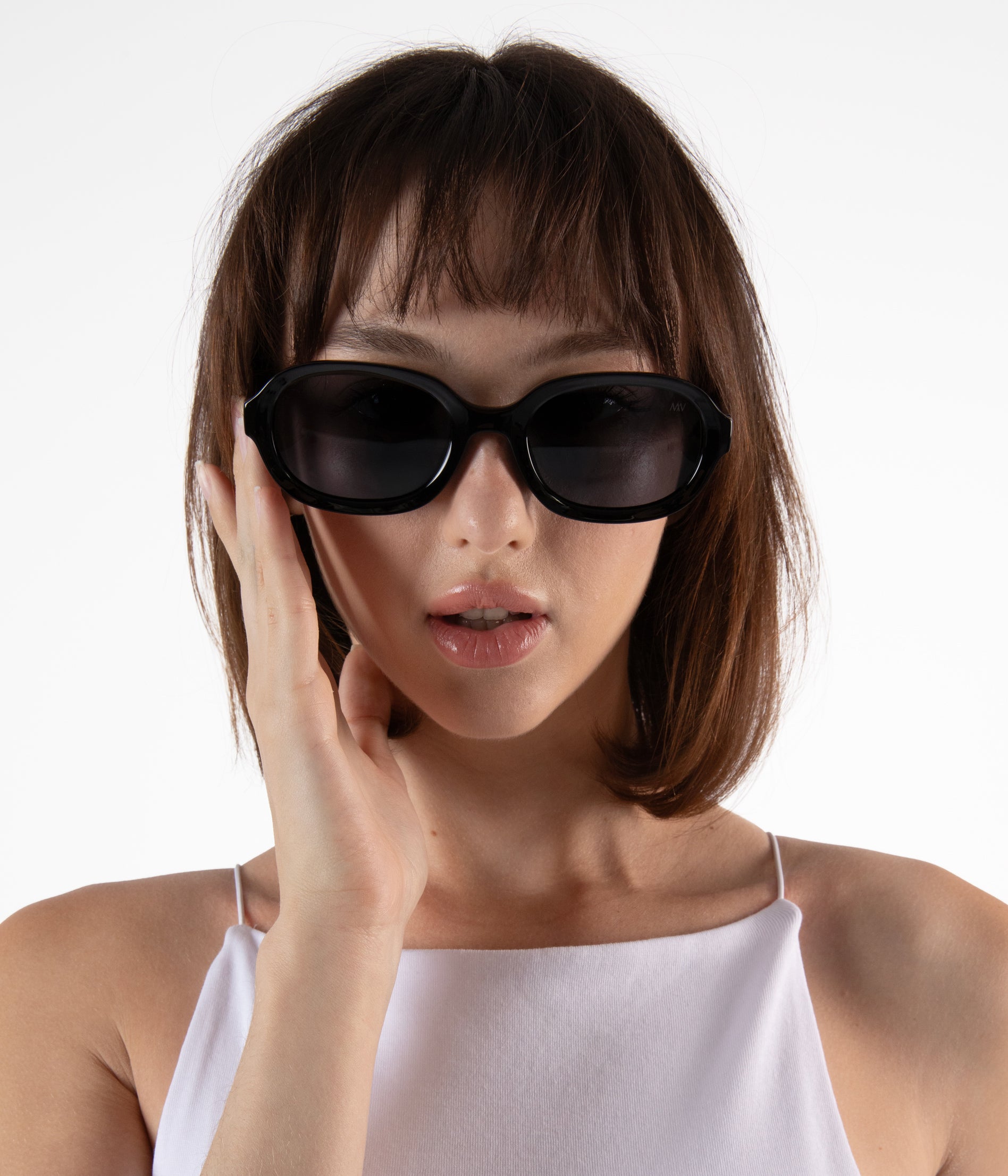 Matt & Nat Aara Sonnenbrille schwarz recycelt
