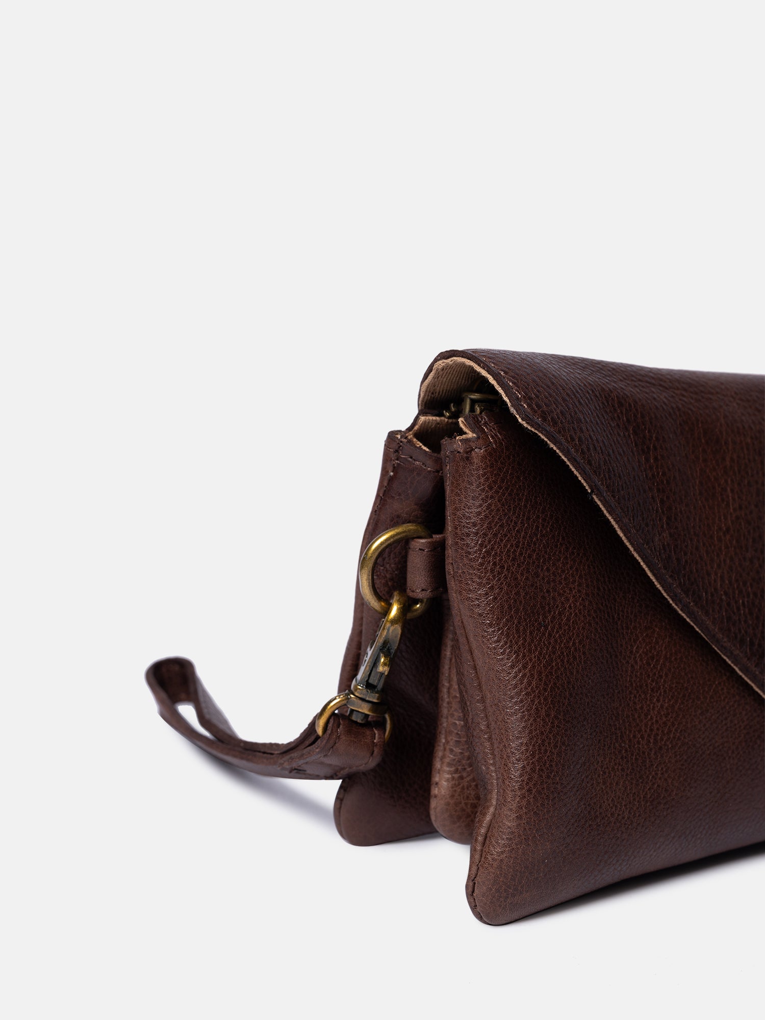 RE:DESIGNED Claire Urban Clutch Woodsmoke Leder