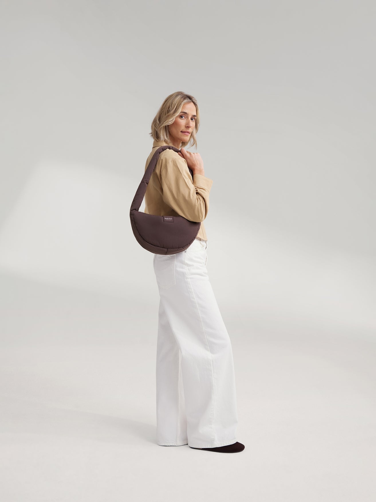 Studio Noos Puffy Mini Cross Body Bag Umhängetasche Braun
