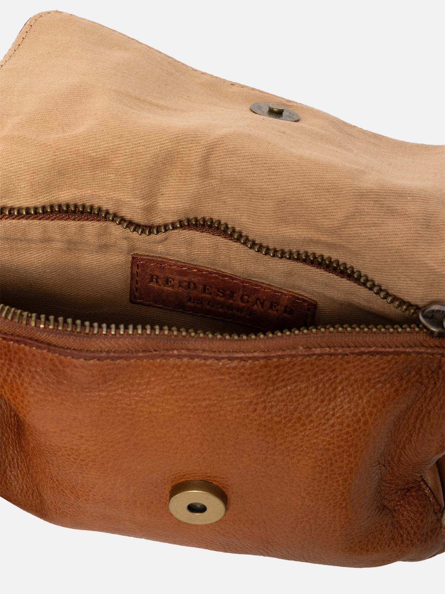 RE:DESIGNED Acile Urban 5137 Clutch Walnut Vollleder