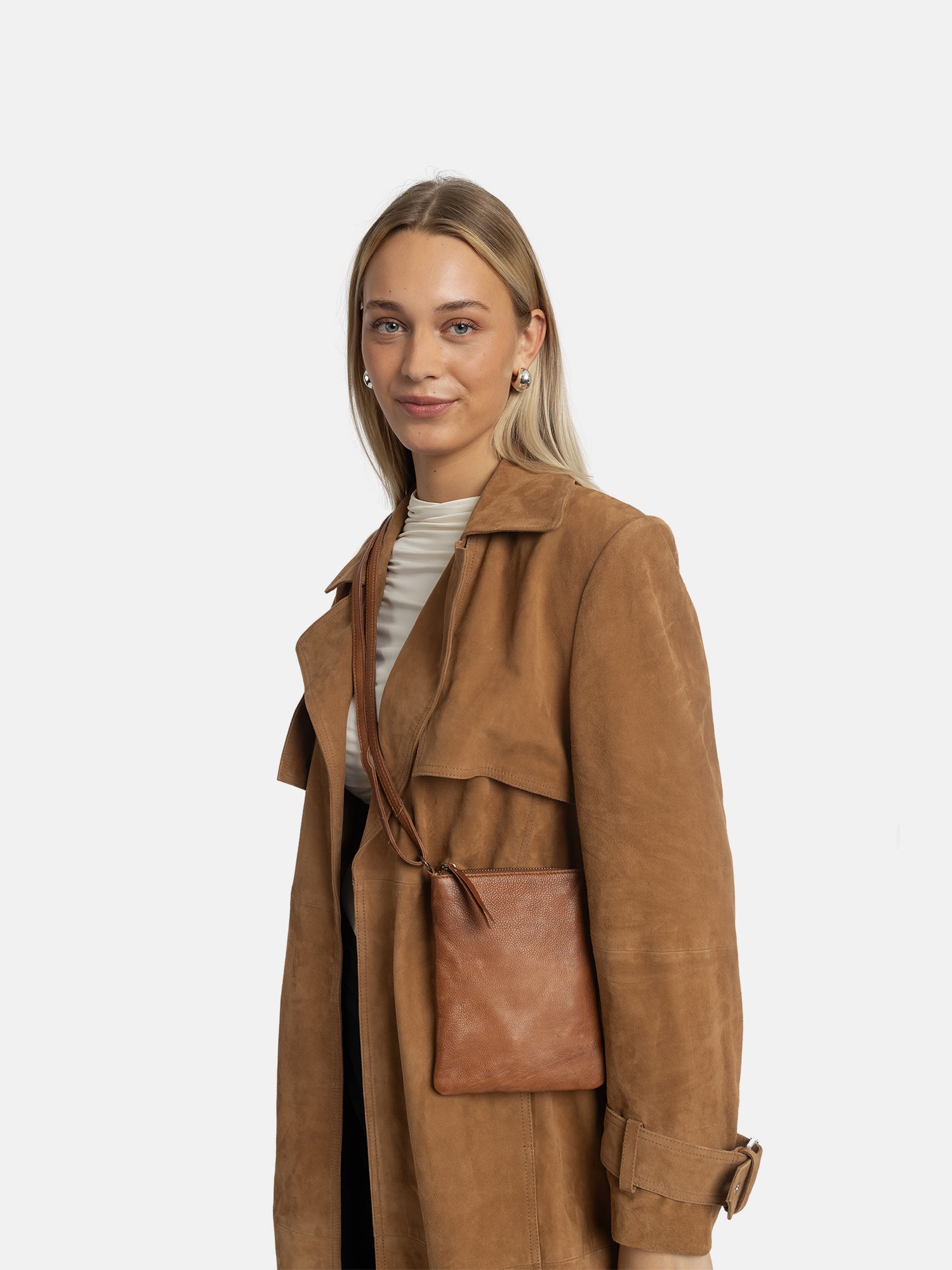 RE:DESIGNED Jane Urban Handytasche Walnut Leder
