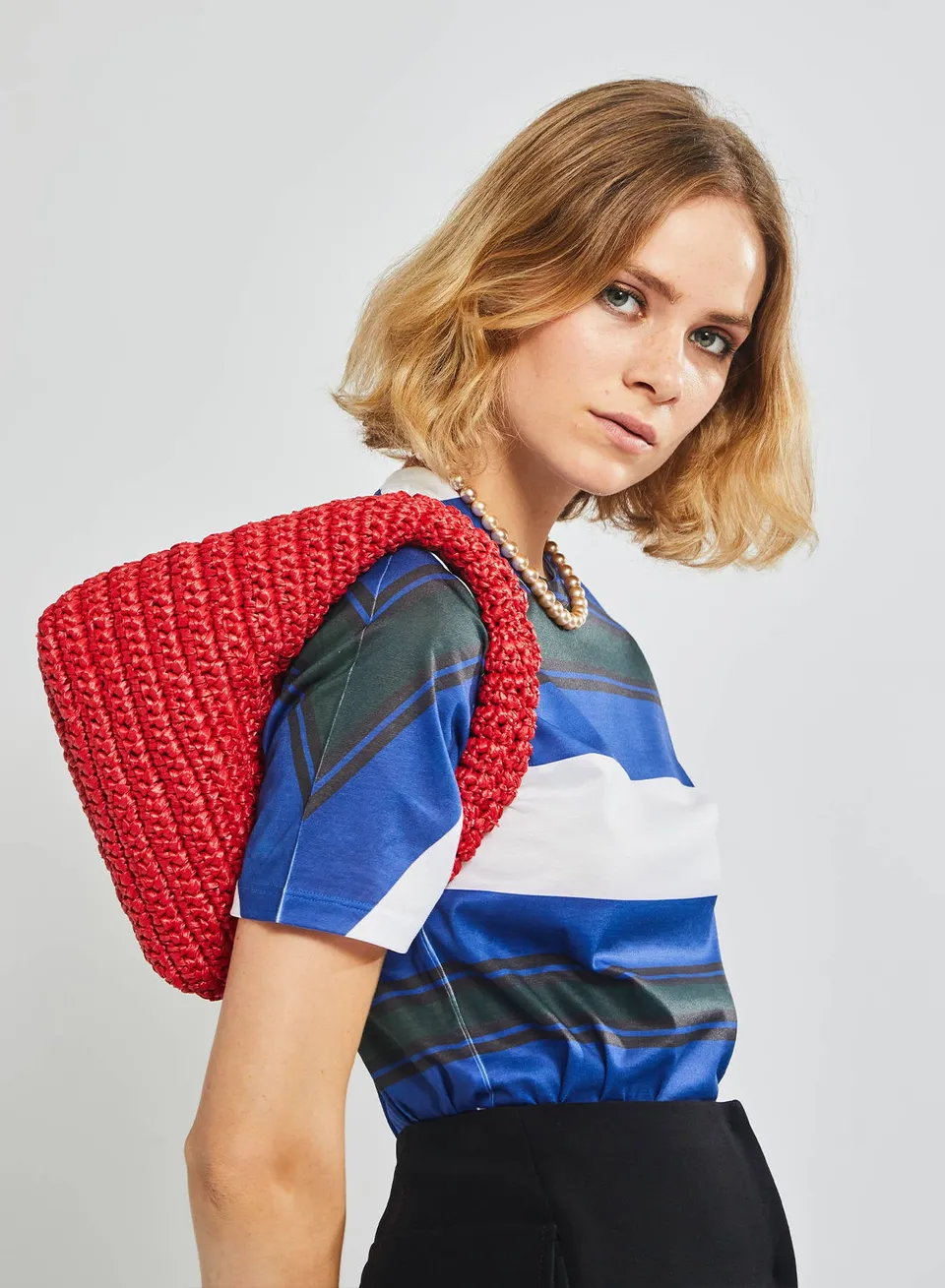Maria la Rosa Nana Solid Hobo Tasche Rot Raffia