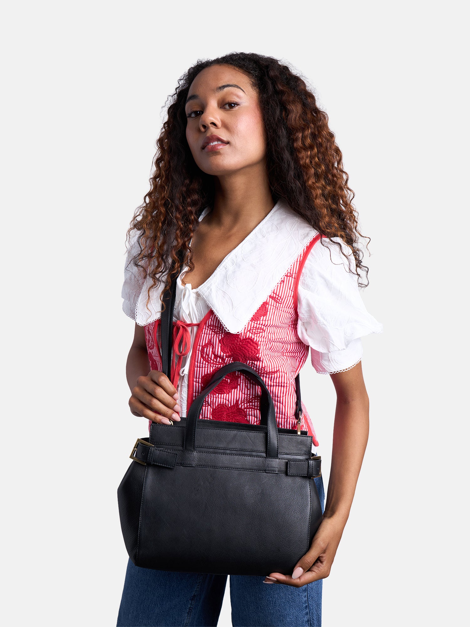 RE:DESIGNED Siri Small 6660 Handtasche Schwarz Vollleder
