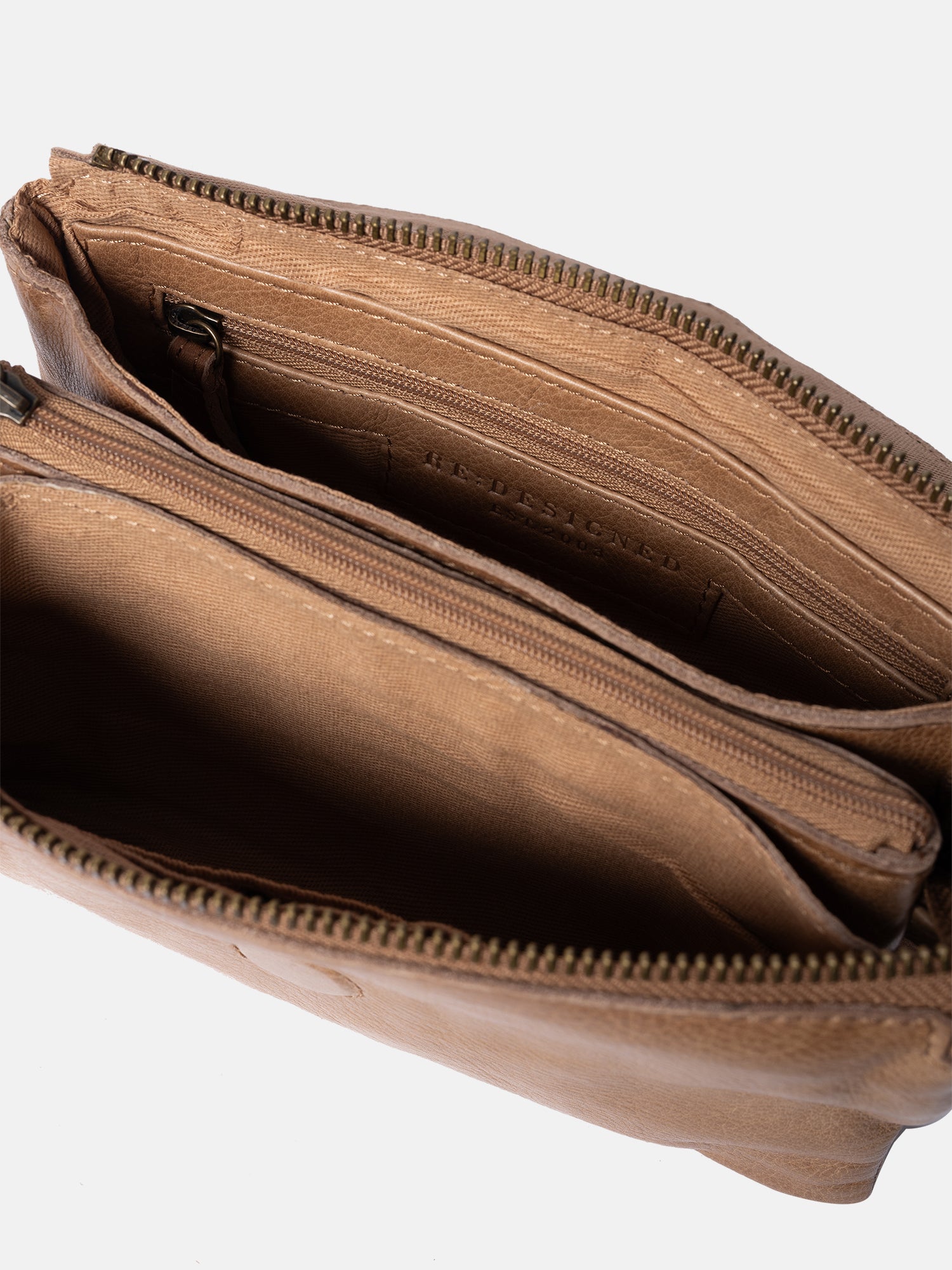 RE:DESIGNED Claire Urban Clutch Taupe Vollleder