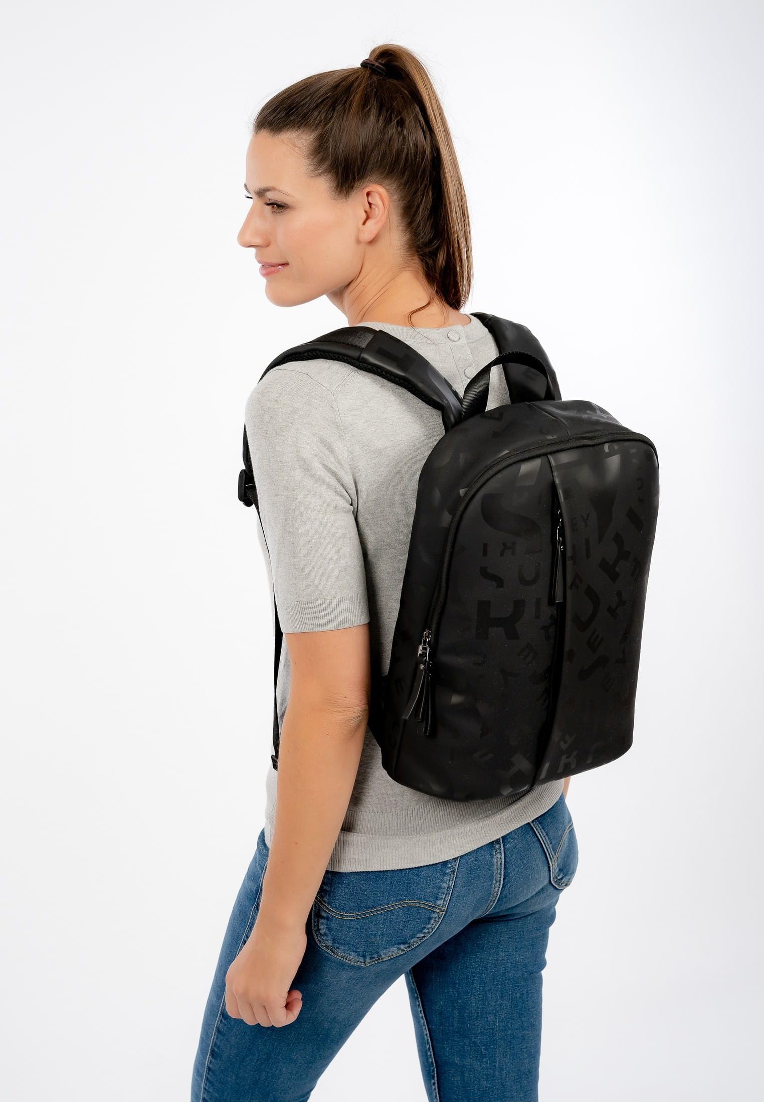 SURI FREY Suri Sports Ivy Rucksack Schwarz A4