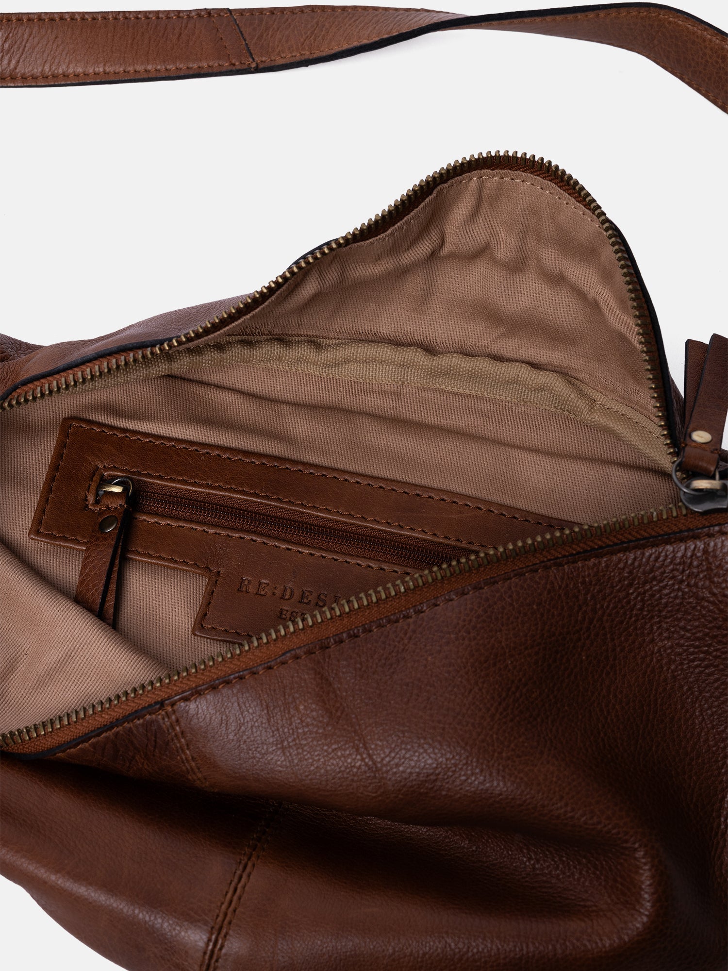 RE:DESIGNED Selina Bauchtasche Walnut Vollleder