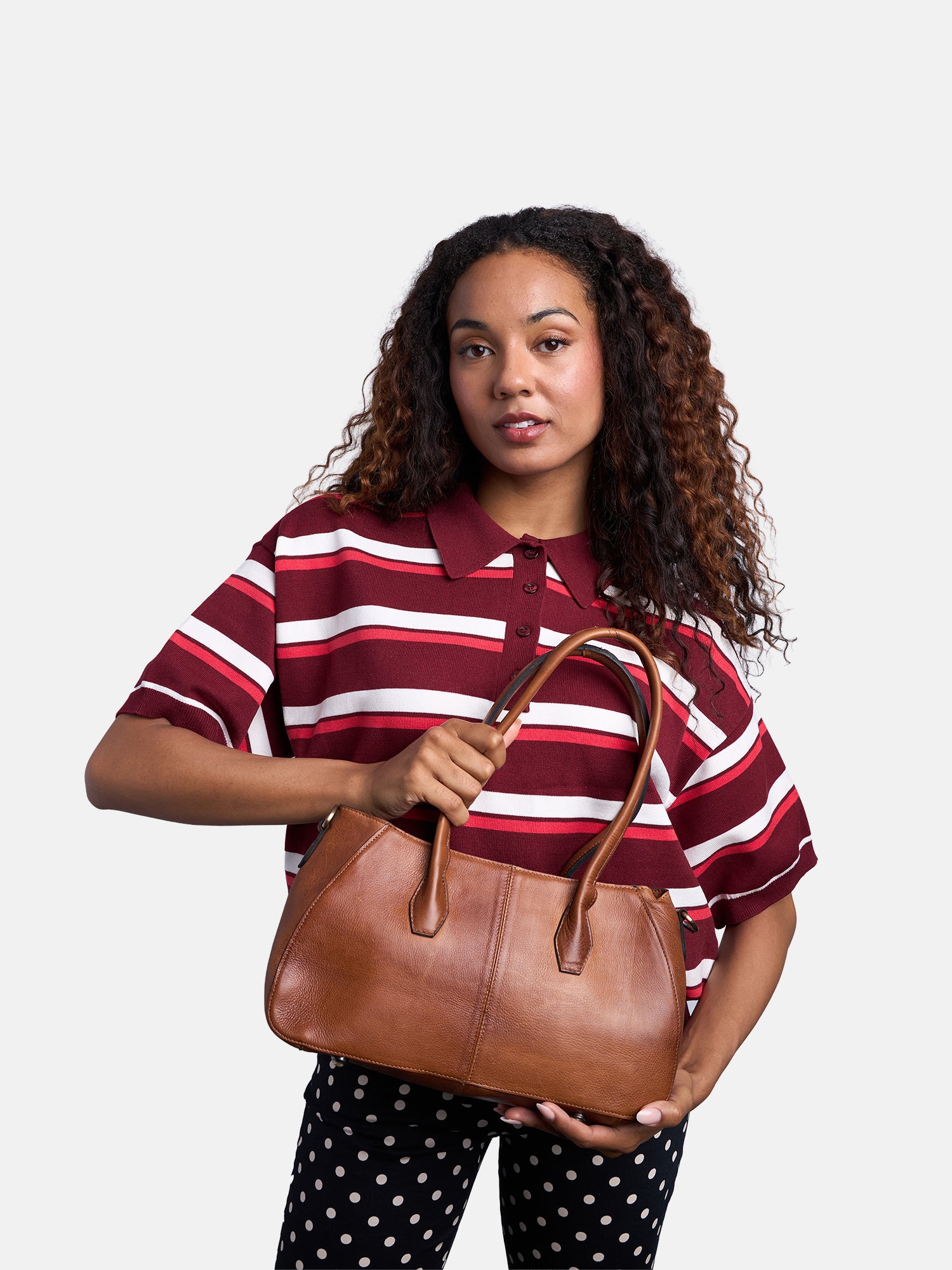 RE:DESIGNED Silje Small Handtasche Walnut Vollleder