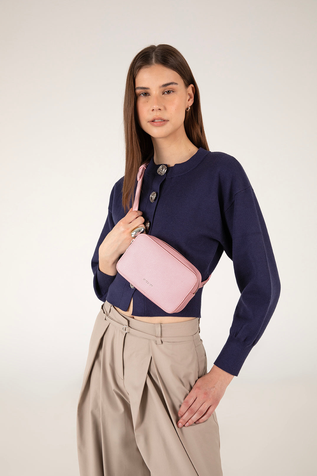 Matt & Nat LARRA Grain Gürteltasche Schwarz vegan