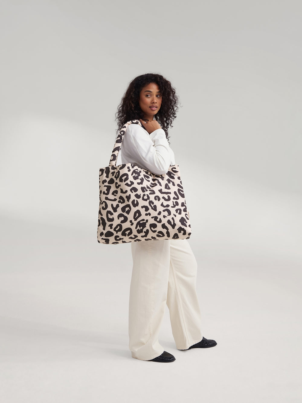 Studio Noos Puffy Mom Bag Wickeltasche Holy Cow