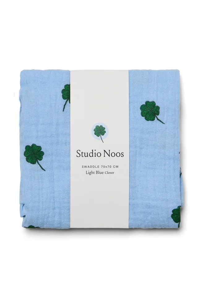 Studio Noos Swaddle Medium Light Blue Clover Baumwolle