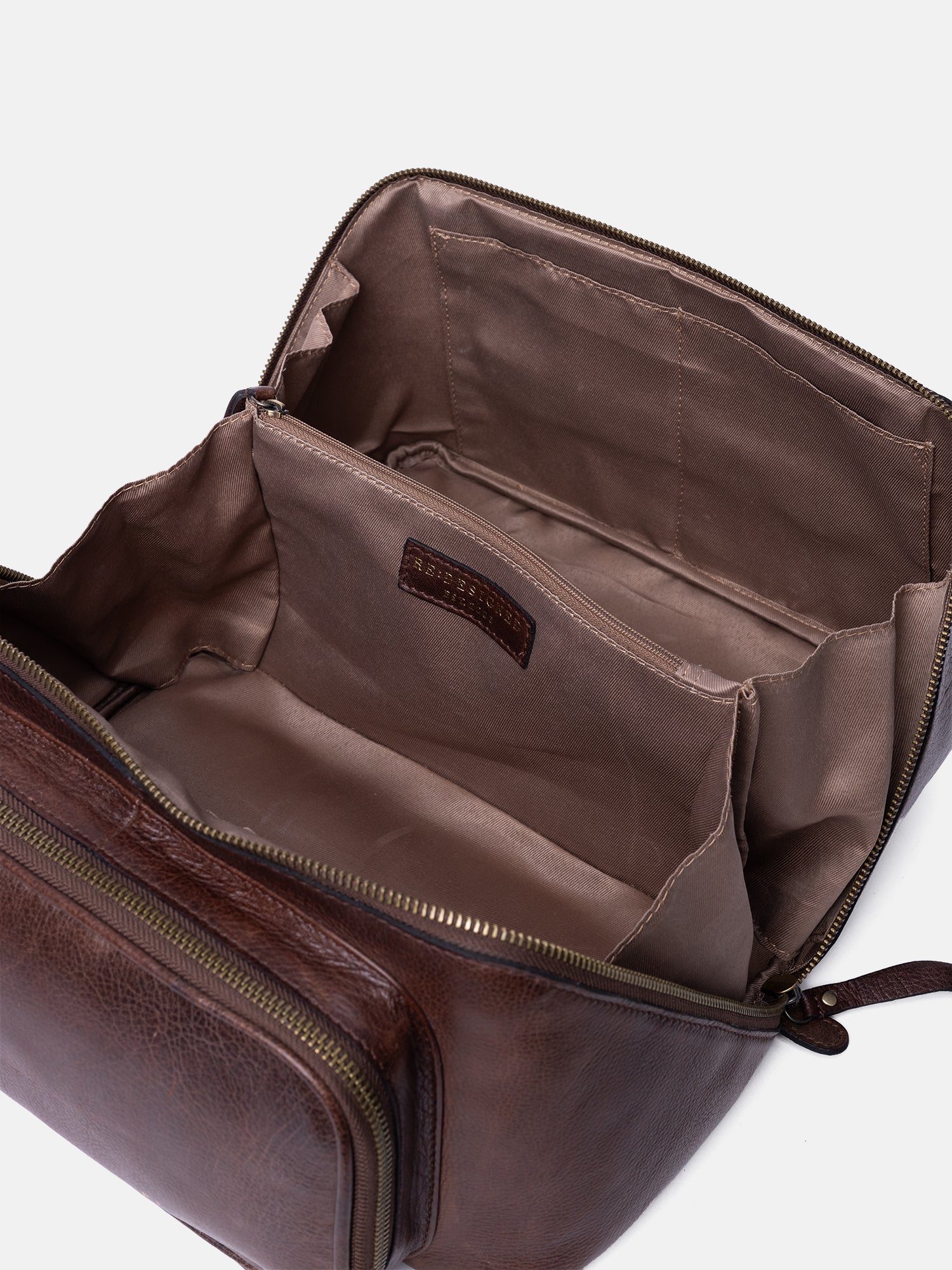 RE:DESIGNED Sally Kulturtasche Woodsmoke Vollleder