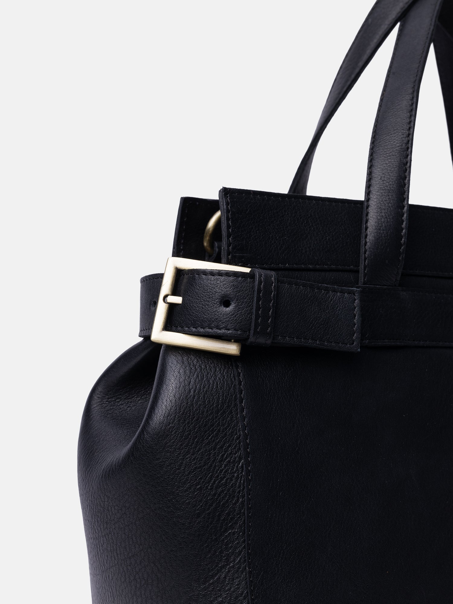 RE:DESIGNED Siri Small 6660 Handtasche Schwarz Vollleder