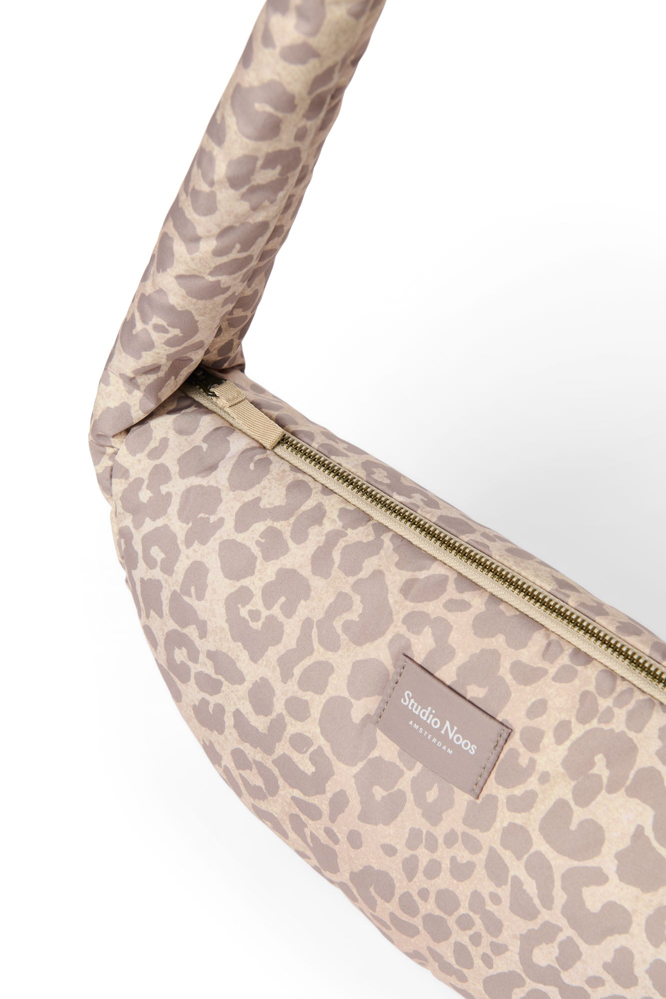Studio Noos Puffy Mini Cross Body Bag Umhängetasche Leopard