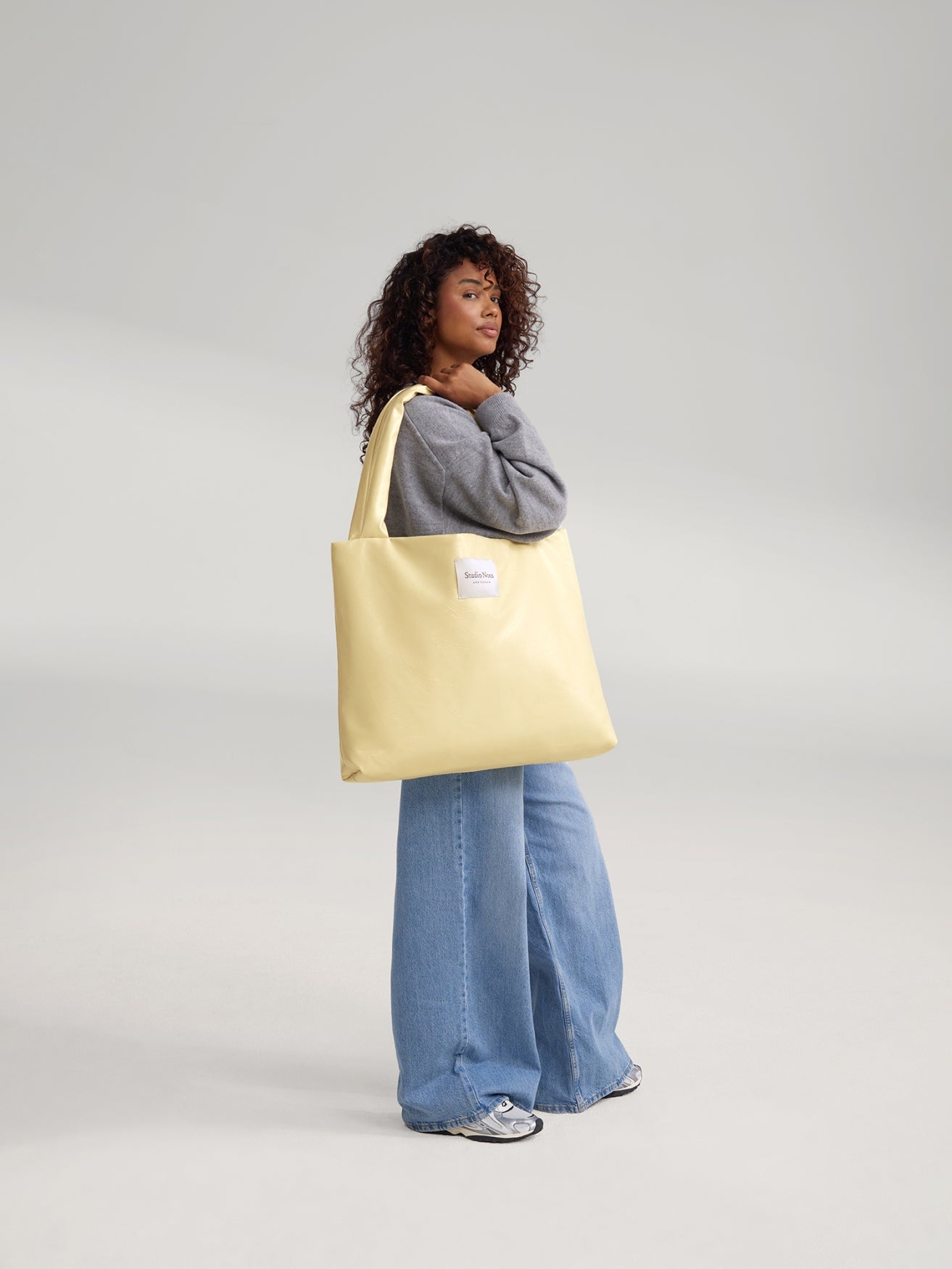 Studio Noos Vegan Leather Mom Bag Tasche Butter Yellow