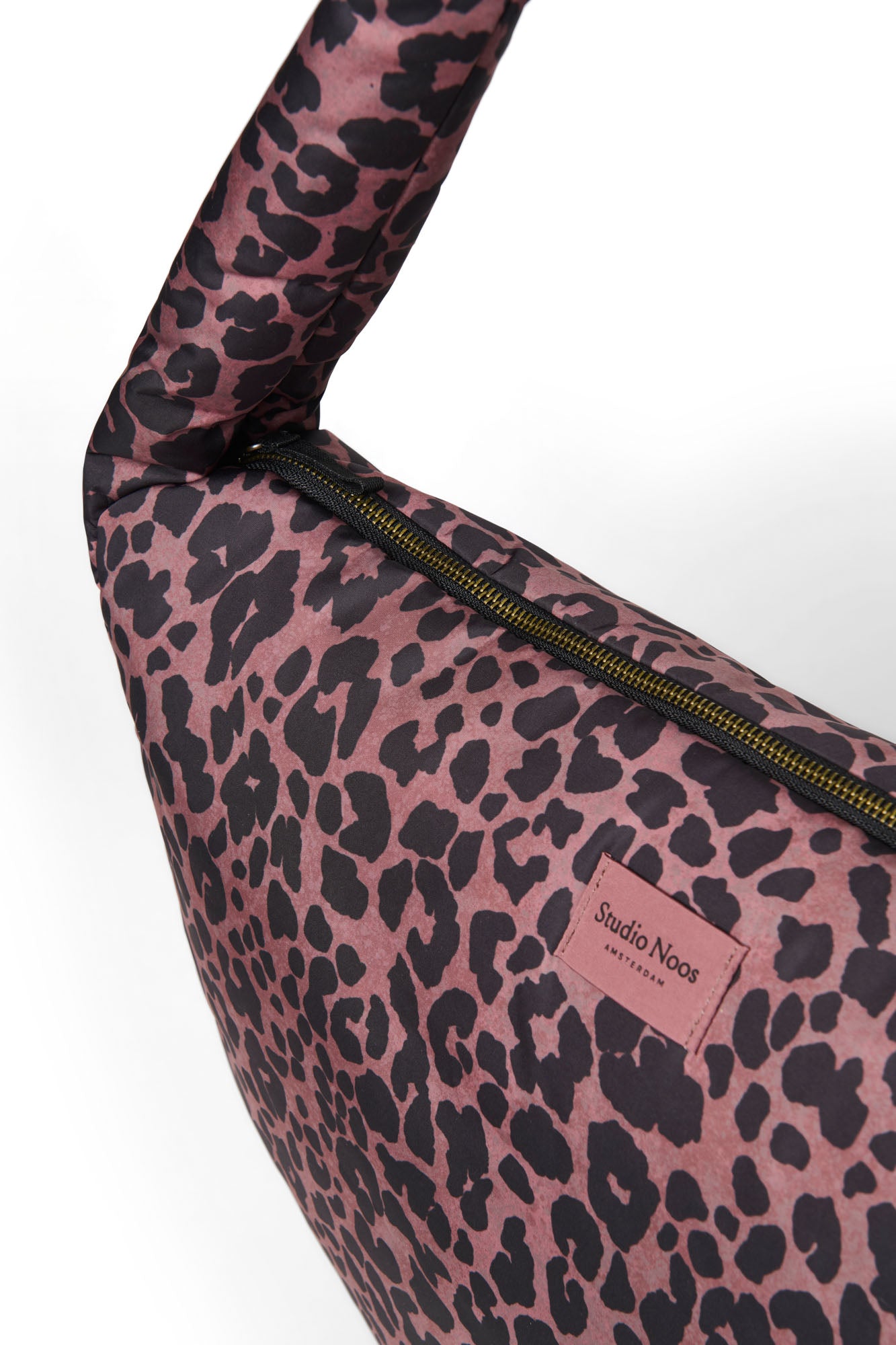 Studio Noos Puffy Umhängetasche Red Leopard Laptop