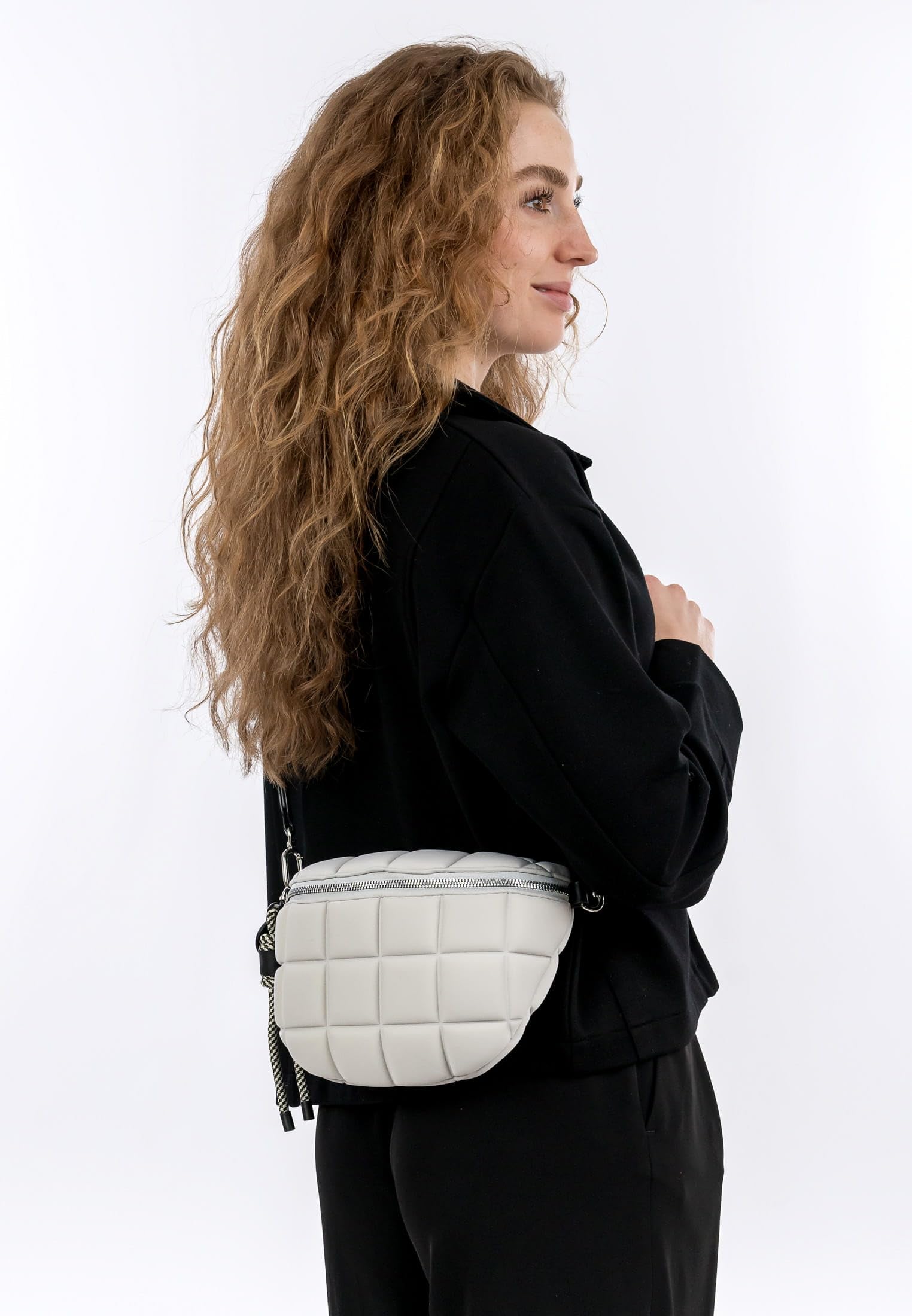 SURI FREY Jancy Crossbody Bag Umhängetasche hellgrau