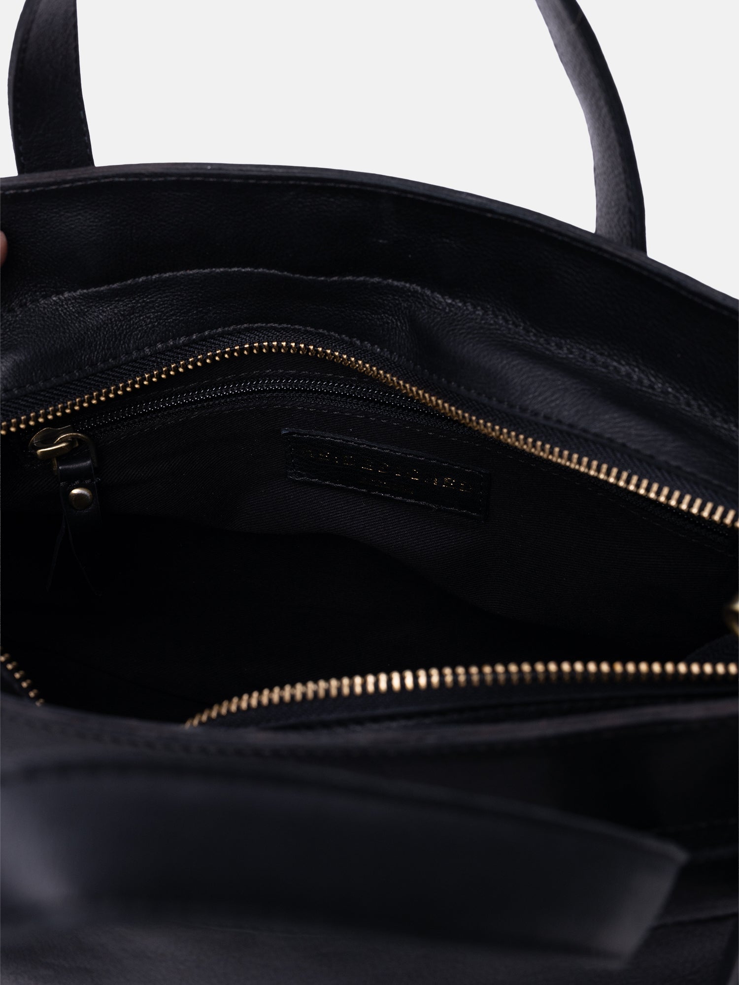 RE:DESIGNED Siri Small 6660 Handtasche Schwarz Vollleder