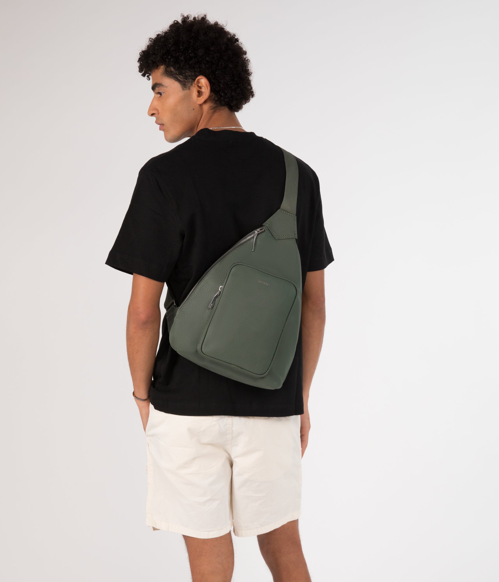 Matt & Nat Purity Orv Sling Bag Schwarz vegan