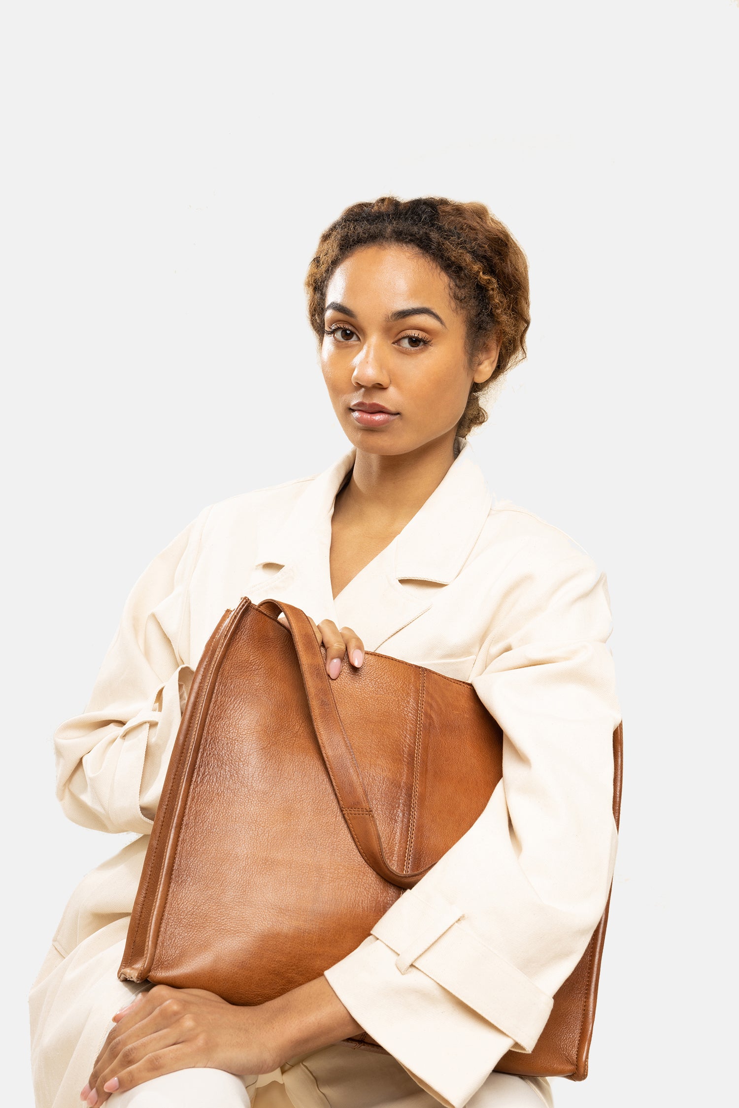 RE:DESIGNED Aro Urban 5169 Schultertasche Walnut Laptop