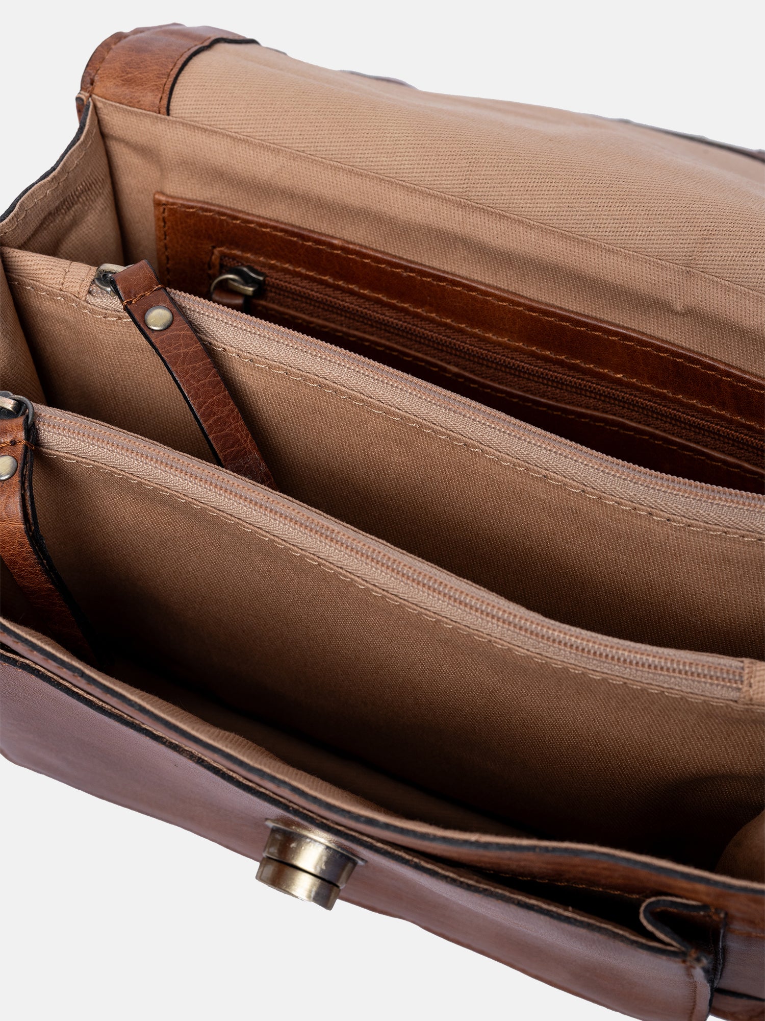 RE:DESIGNED Alba Big Umhängetasche Walnut Vollleder