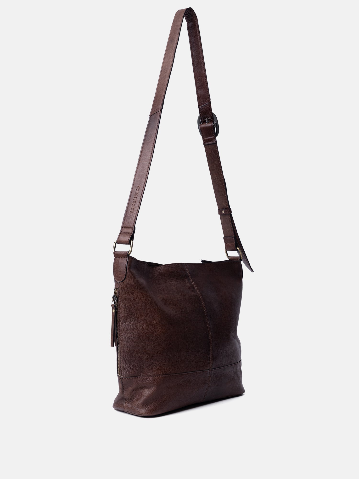 RE:DESIGNED Svea Big Umhängetasche Woodsmoke Leder