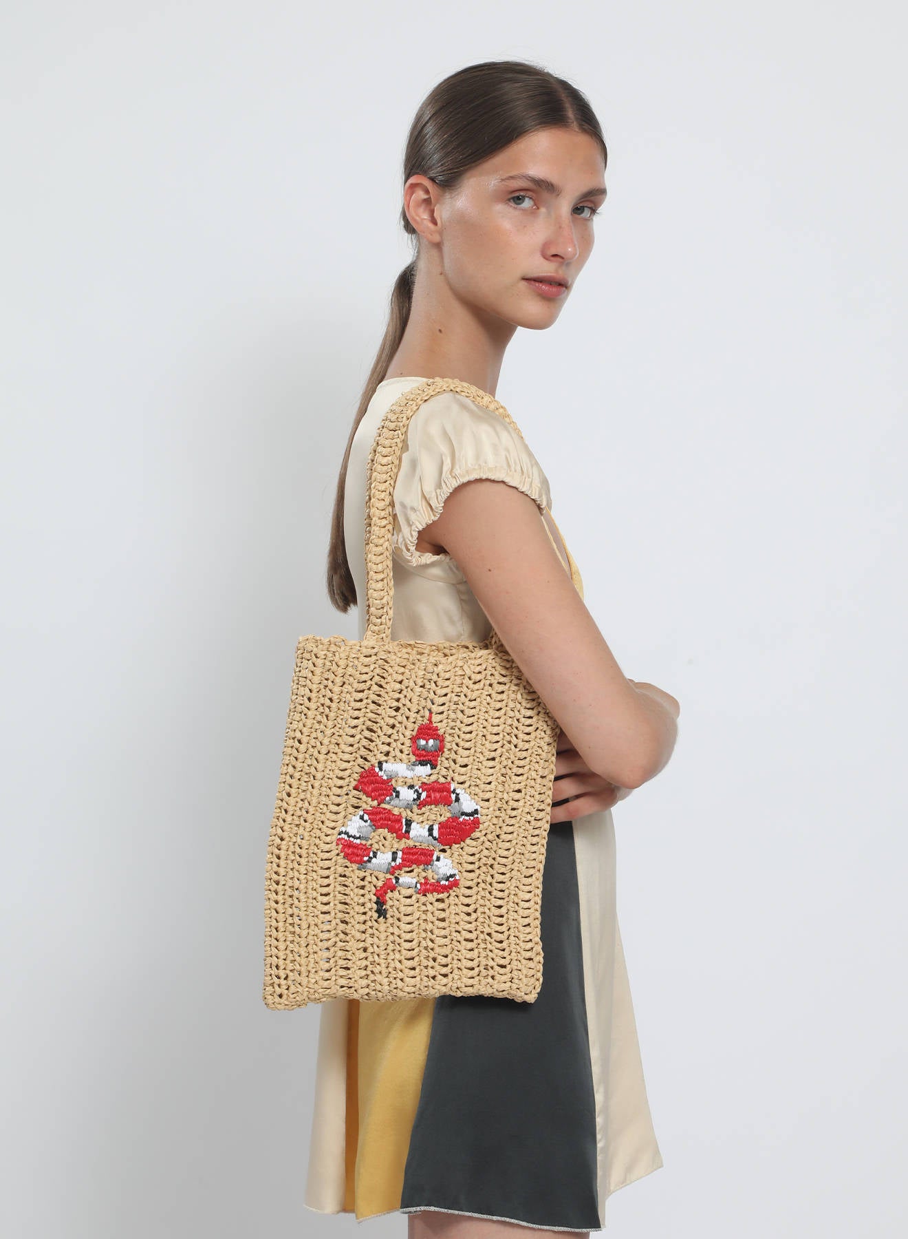 Maria la Rosa Snake Crochet Tote Natur Raffia
