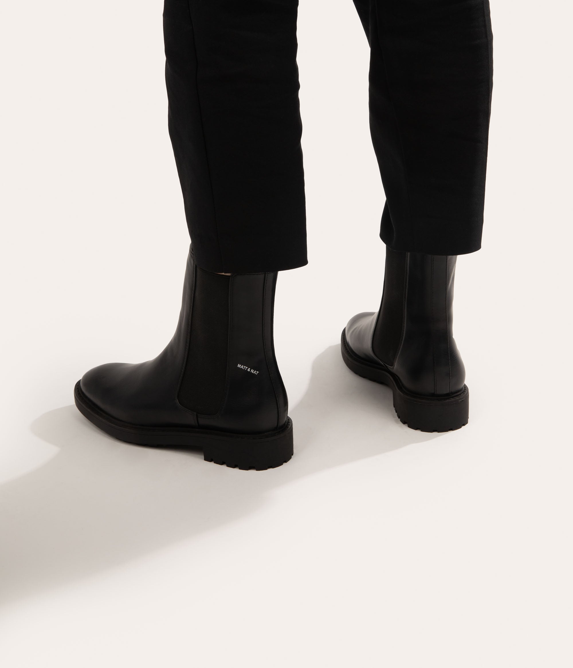 Matt & Nat Idina Chelsea Boots Schwarz vegan 38