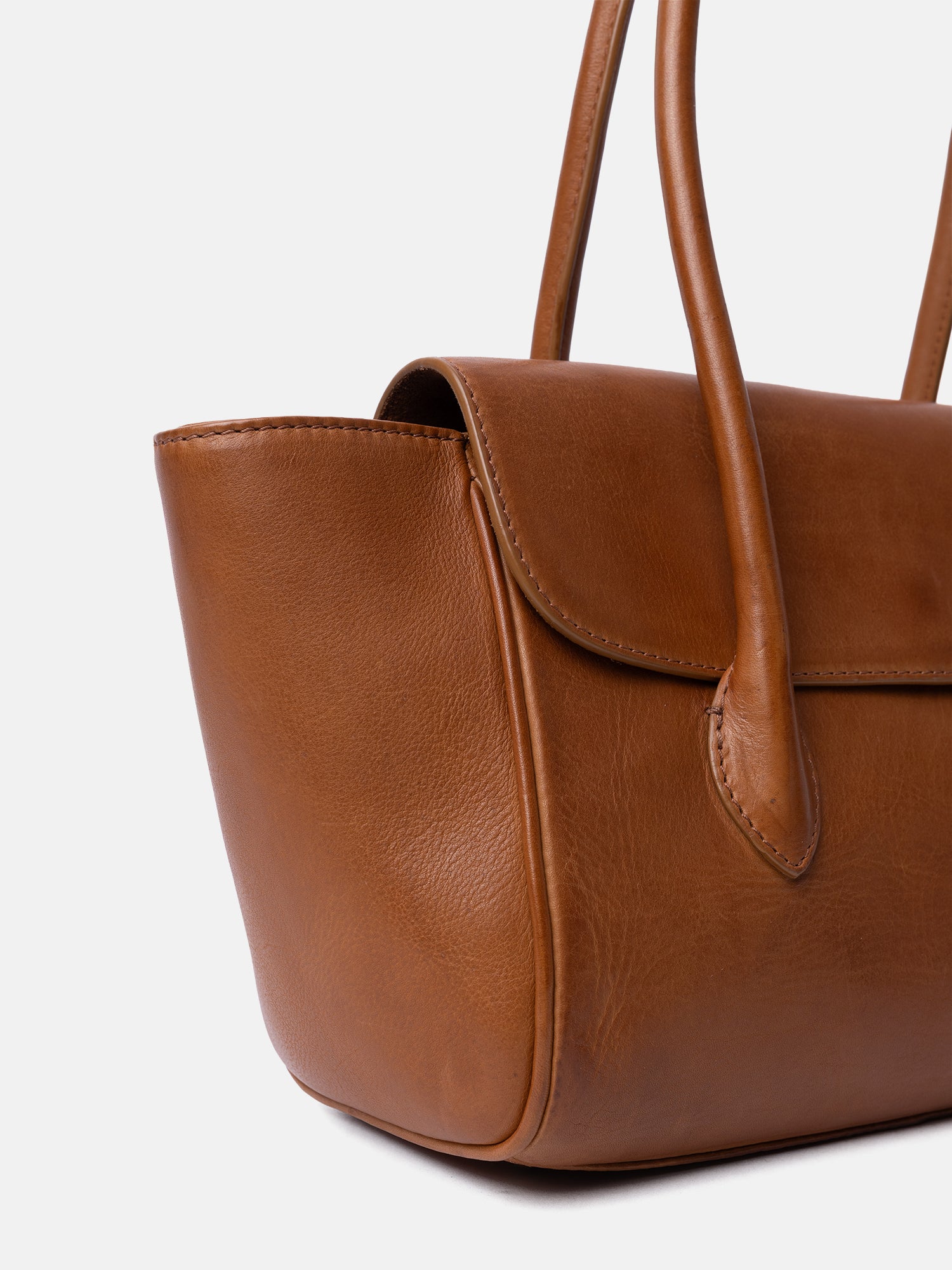 RE:DESIGNED Sisu Small Handtasche Tan Vollleder
