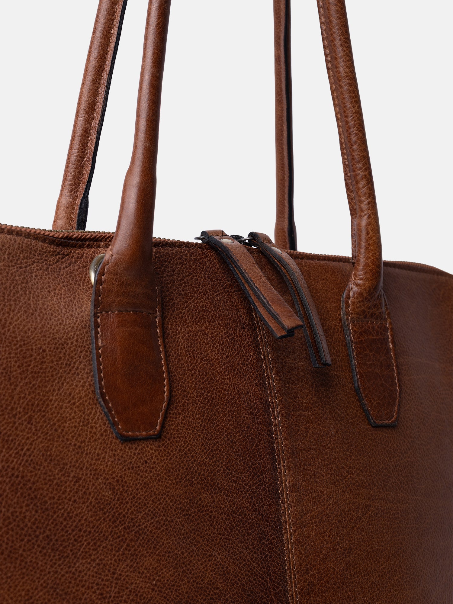 RE:DESIGNED Silje Big Schultertasche Walnut Rindsleder