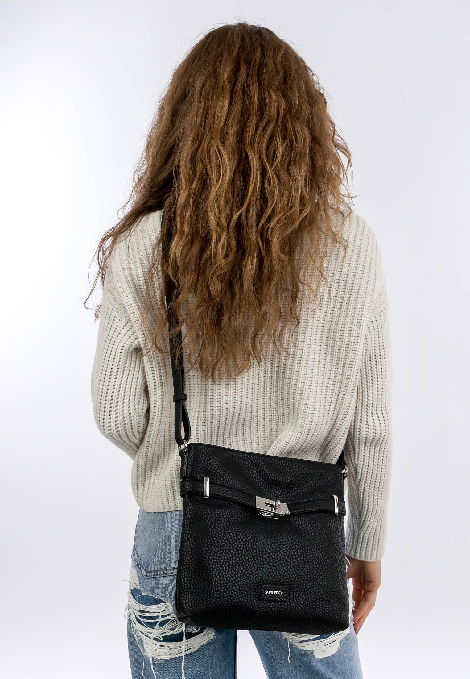 SURI FREY Leony Crossover Bag Umhängetasche Black schmal