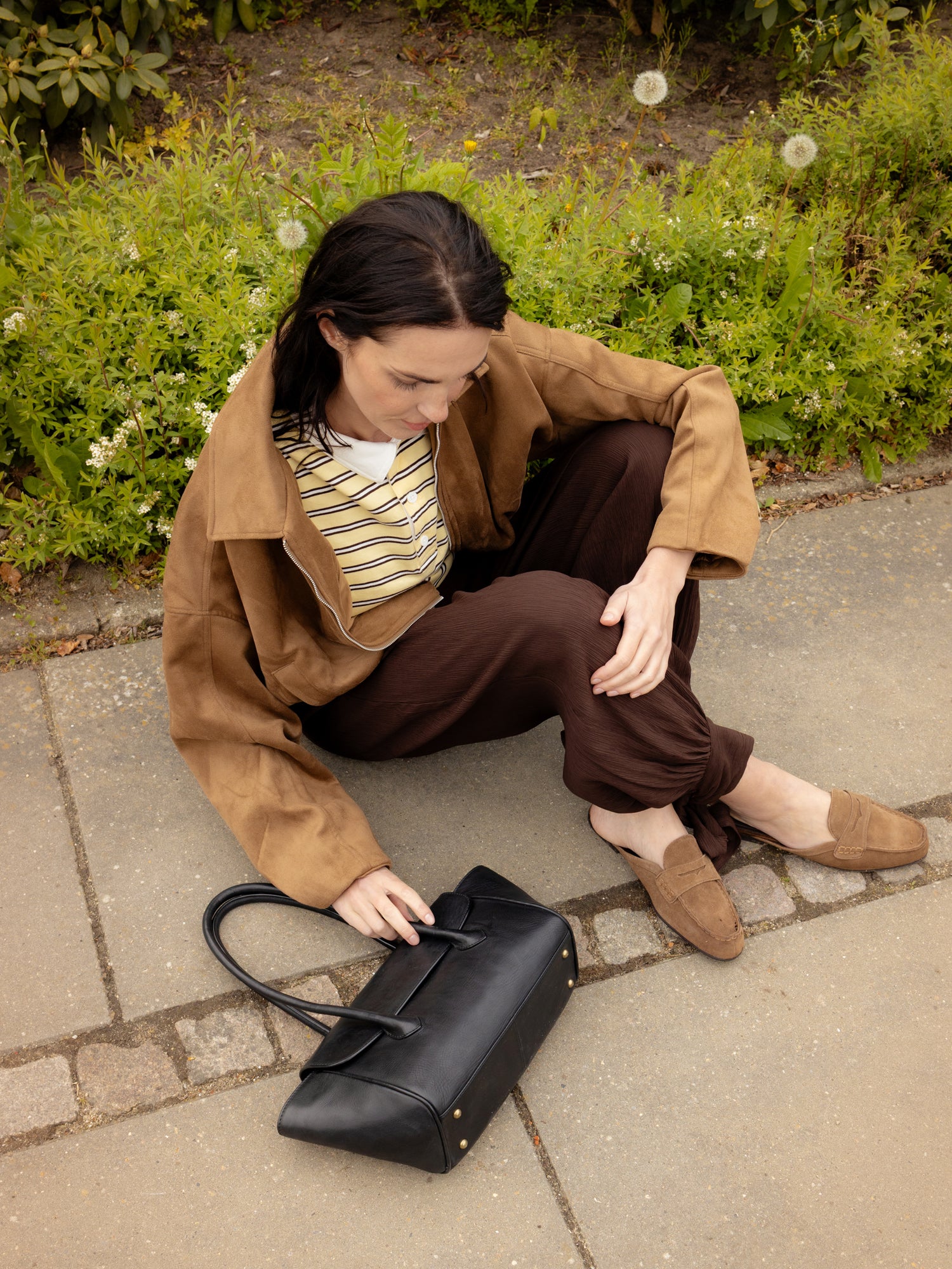 RE:DESIGNED Sisu Small Handtasche Schwarz Vintage-Leder