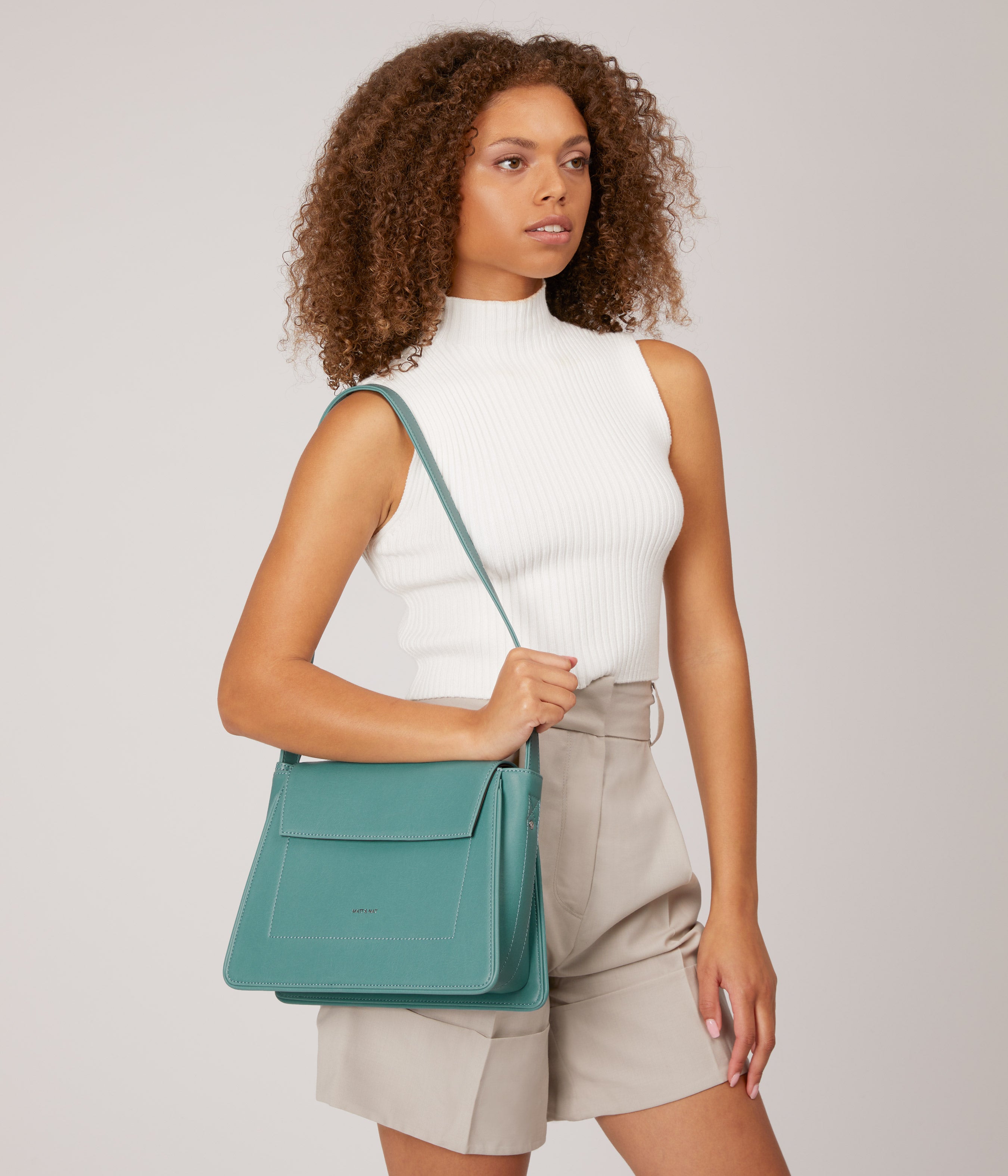 Matt & Nat Vintage Leia Schultertasche Schwarz vegan