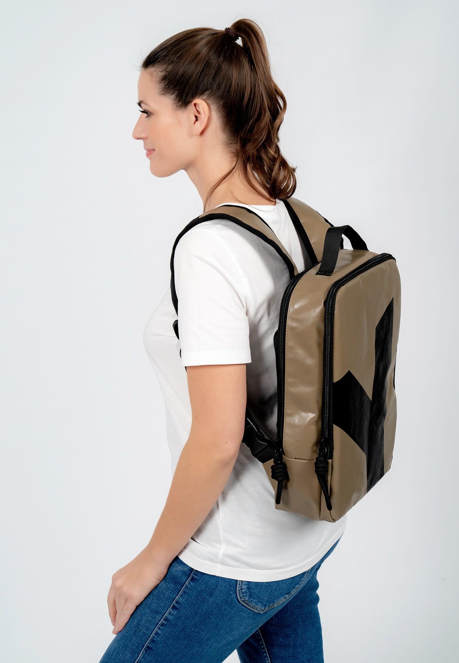 SURI FREY Jessey Plane Rucksack Khaki mit Laptopfach