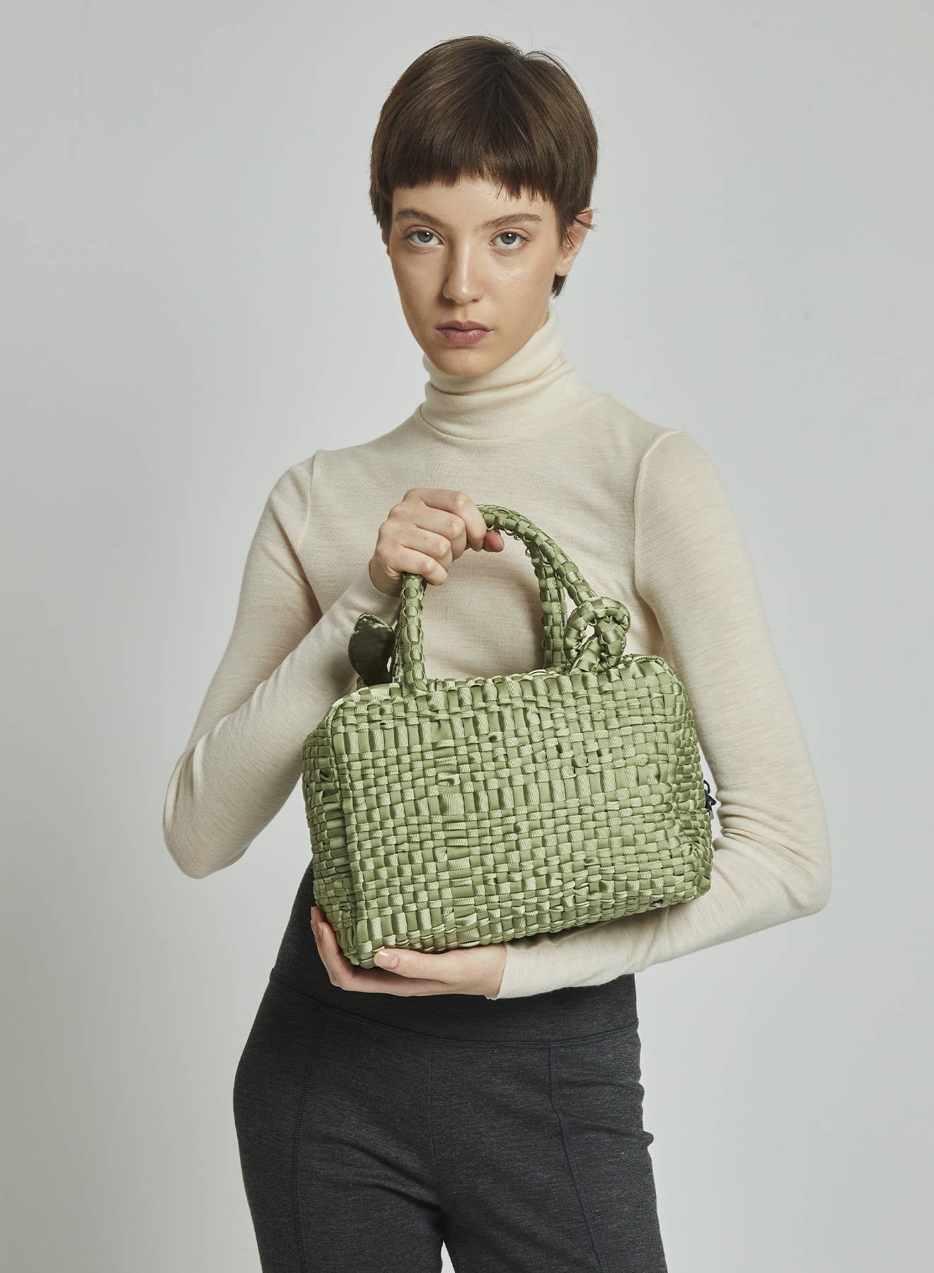 Maria la Rosa Bow Bag Handtasche Salvia Handgewebt