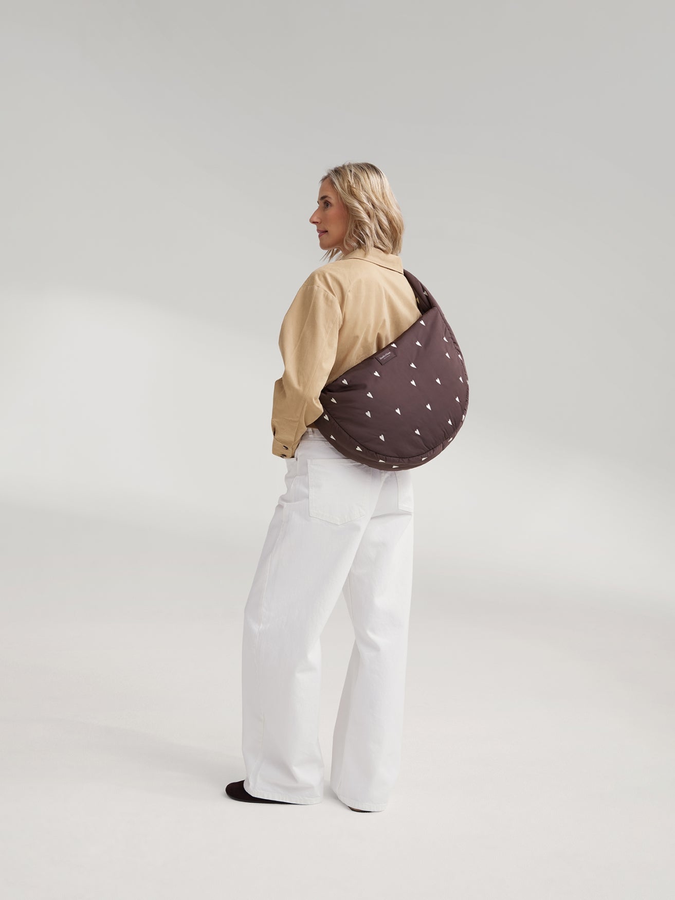 Studio Noos Puffy Umhängetasche Brown Hearts